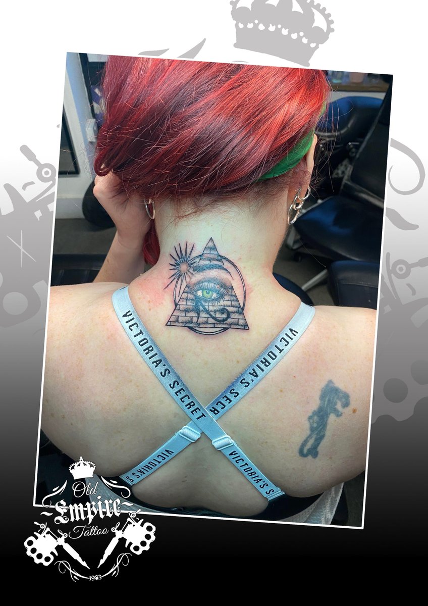 Joel_Tattoo_12's tweet photo. Hypnotic green 3rd eye tattoo for our lovely client ππ #salfordoriginal #littlehulton #Manchester #oldempiretattoostudio #hypnotictattoo #3rdeyetattoo #greeneye #weloveink #inklife #ladieswithink #inkideas #tattooartist #tattoodesign #tattooideas #tattoolife https://t.co/gnZwU1A6ux
