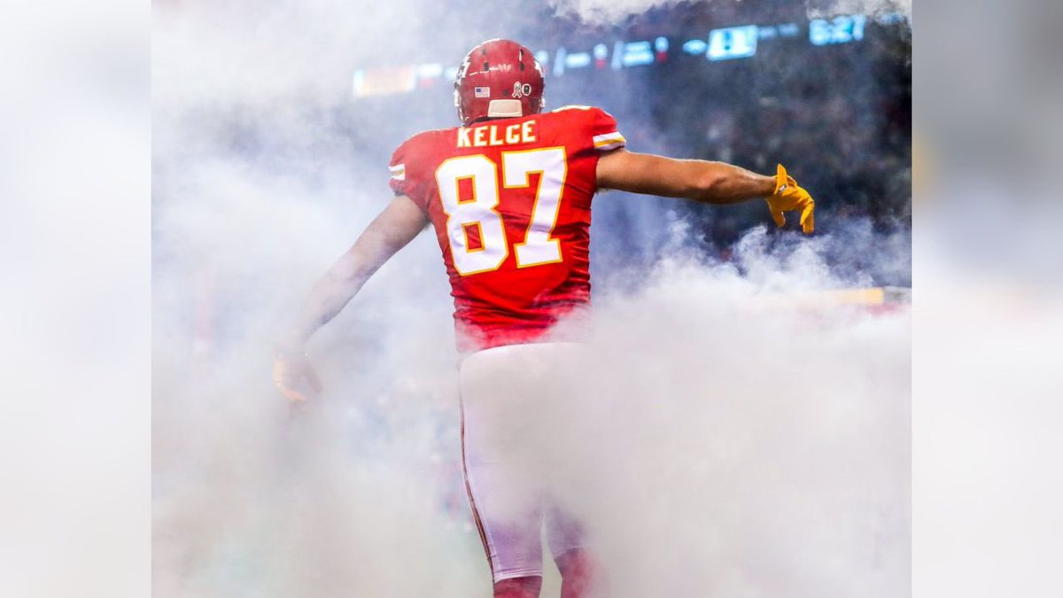 MahomeSZN's tweet photo. Happy birthday to the best TE ever 🫡 @tkelce https://t.co/3LgIMhl9jZ