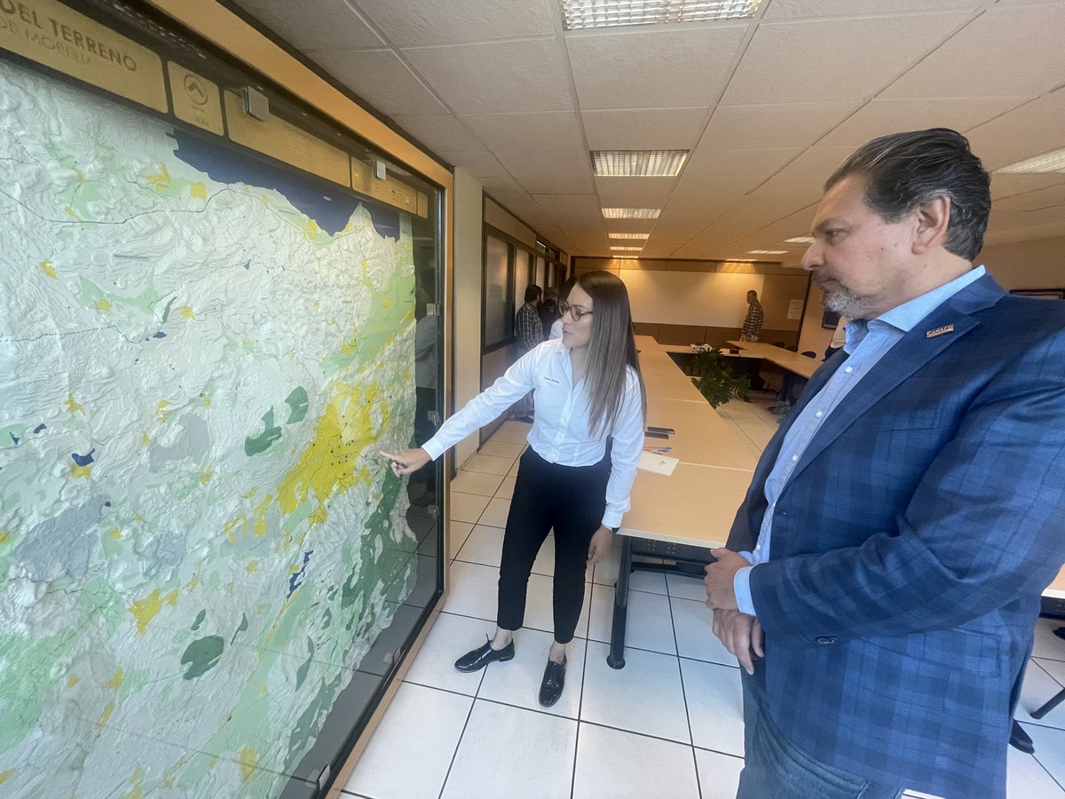 IMPLANmorelia's tweet photo. Recibimos al Pdte @canacomorelia @JavierCedenoS para realizar la firma del convenio de colaboración a través del cual vamos a trabajar de forma conjunta para que las empresas afiliadas puedan conocer de primera mano las herramientas que ofrecemos.
#MoreliaBrilla #MoreliaEnDatos https://t.co/8Dgyw6cXPE