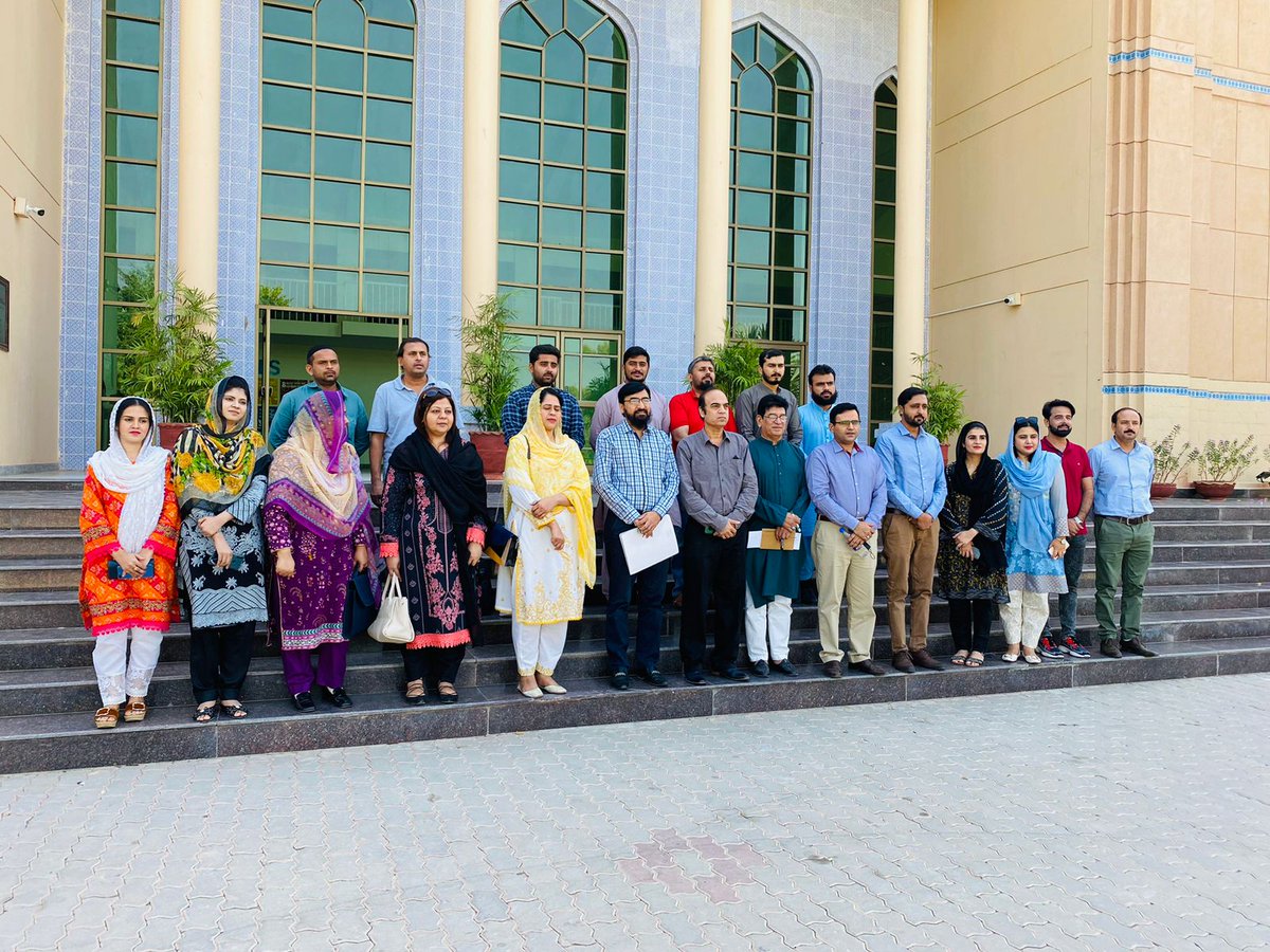 DMCS_IUB's tweet photo. Senior Tutor Office organized a seminar in reverence of Hazrat Muhammad #PUBH. #VC #IUB Prof Dr Athar Mahboob & other known #islamicscholars addressed the seminar. All scholars appreciated the efforts of Chairman
Dept Media & Communication Studies and his team #hec #phec #hed https://t.co/ON6nvI8O9G