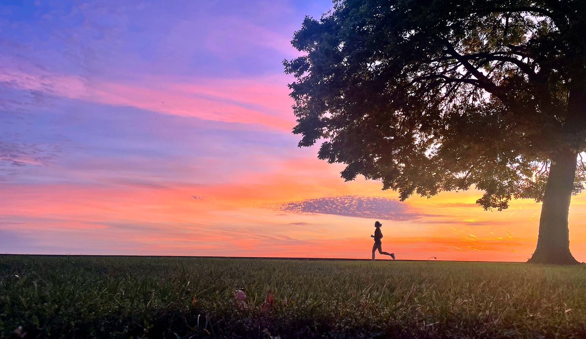 BurmesterRunner's tweet photo. Chicago Lakefront ft. My Silhouette https://t.co/NXSkCTWmQc