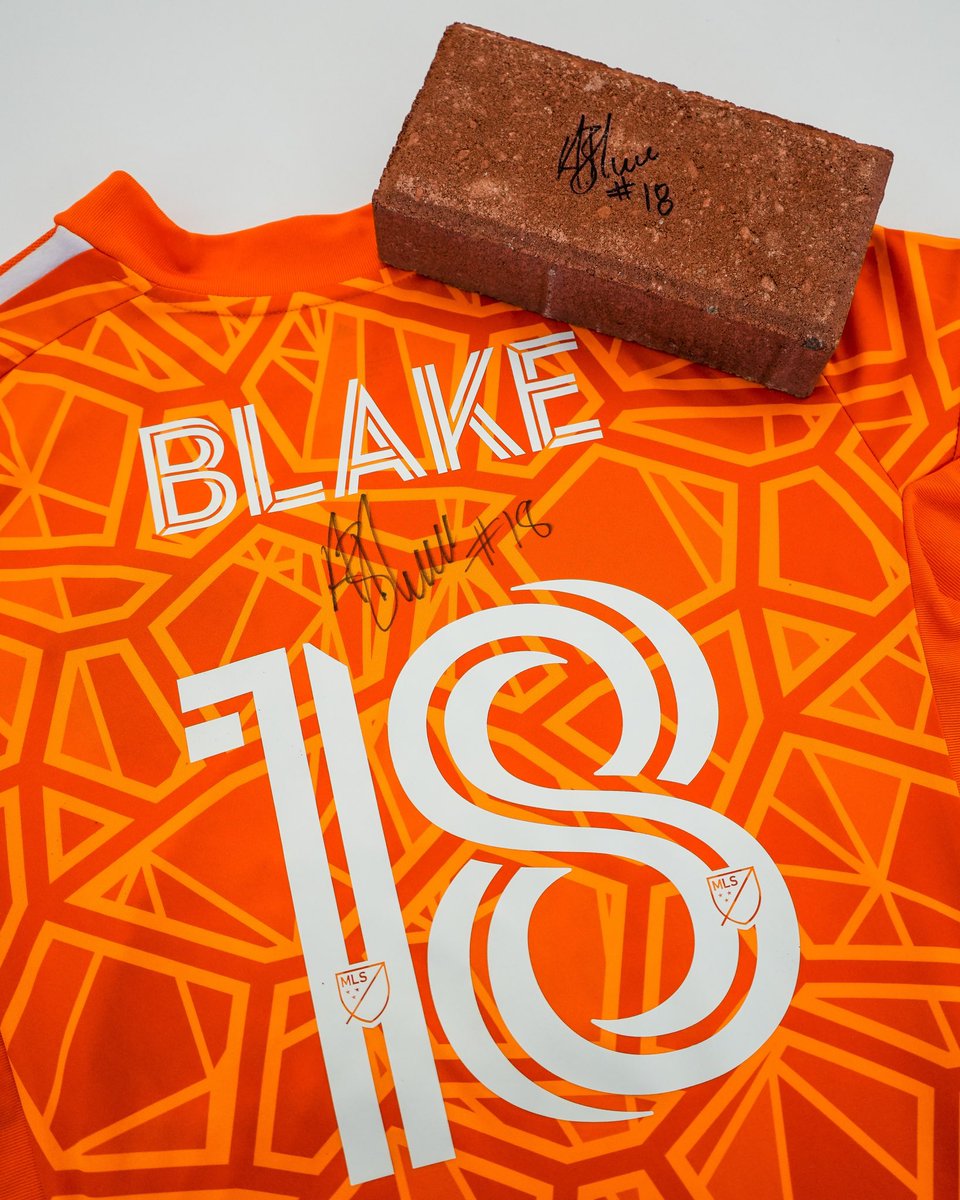 PhilaUnion's tweet photo. Week of Giveaways: Dre Day 🧱

Win an @andreblake29 signed brick &amp; jersey!
💙 like this post
💬 tag a friend
✅ entered!

#DOOP https://t.co/qgyhhGwo4S