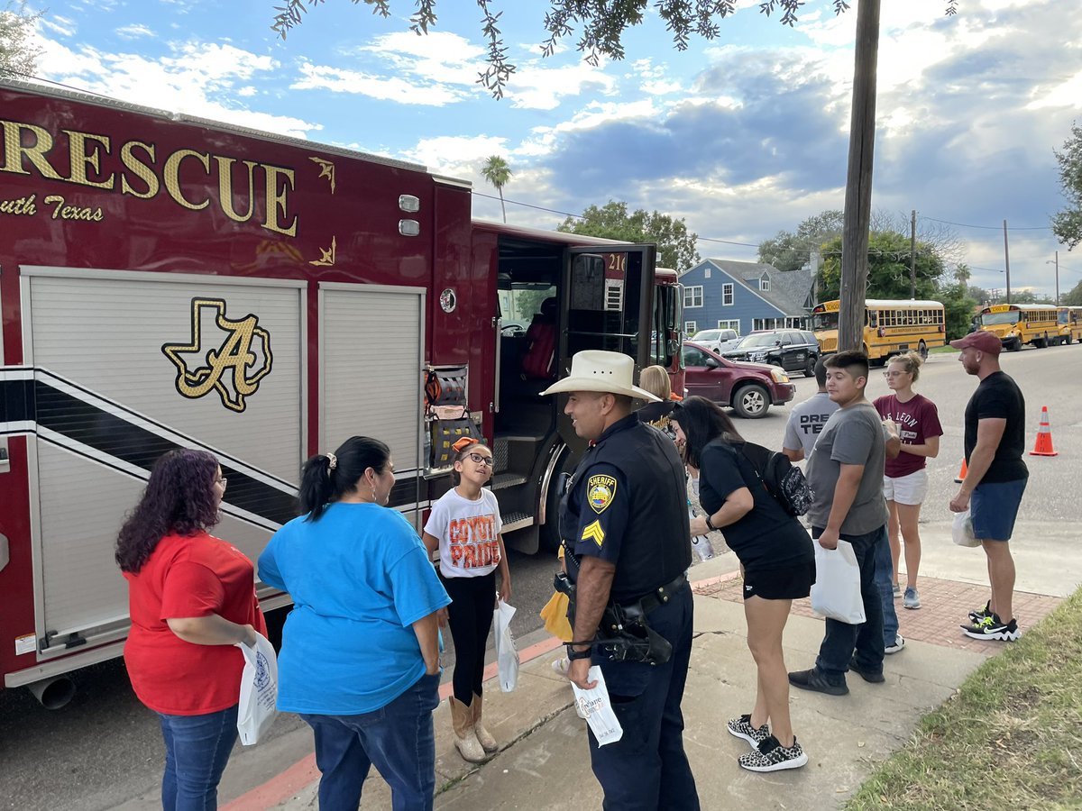 It was a successful National Night Out in Alice, Texas! National Night Out is an annual community-building campaign that promotes police-community partnerships and neighborhood camaraderie. Alice is Buena Gente!