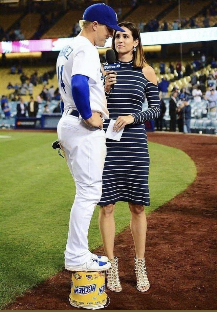 This picture is messing me up haha