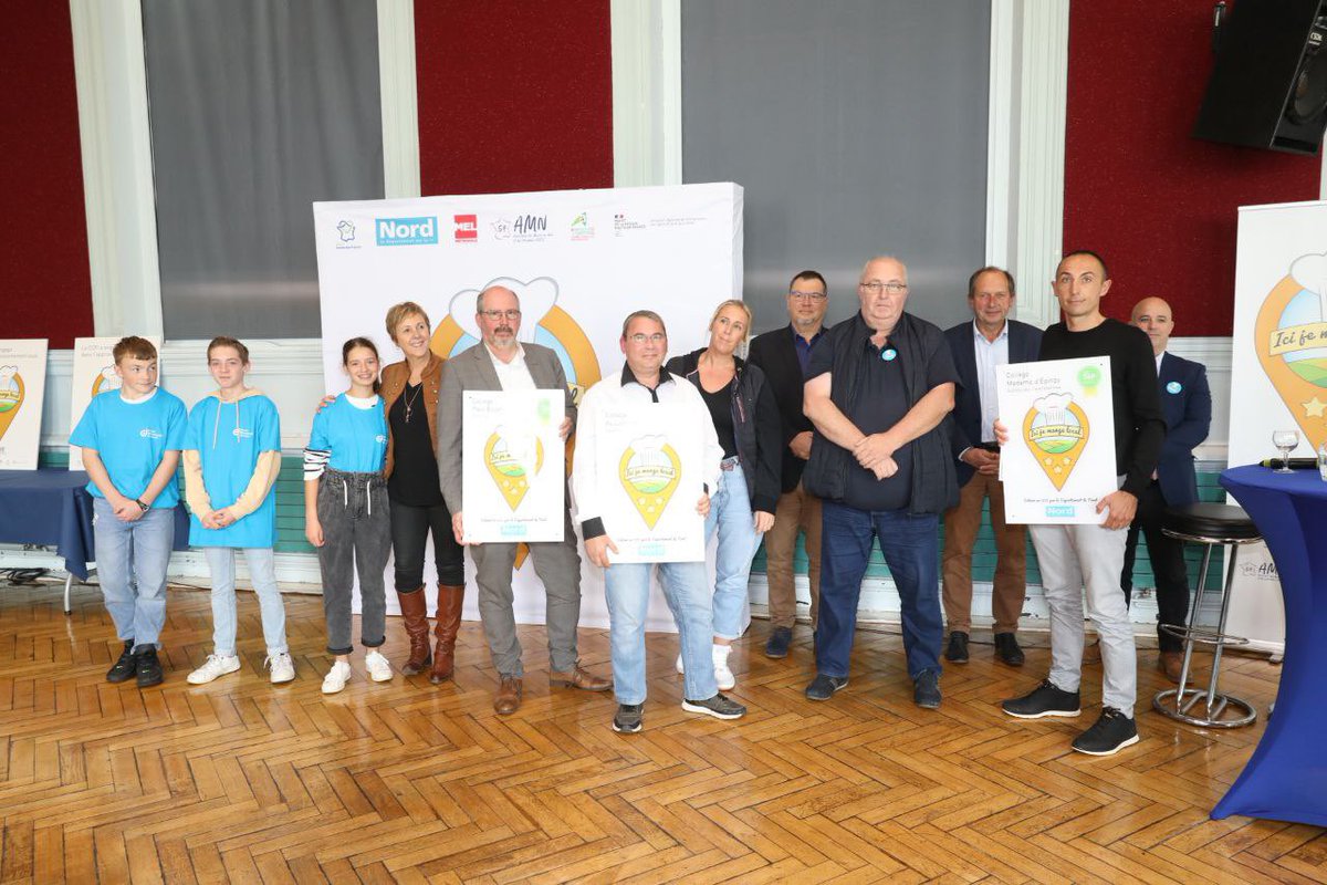 departement59's tweet photo. Bravo aux 152 établissements qui ont reçu le label « Ici, je mange local ».👏 Du frais et du #Madein59 dans les assiettes de nos collégiens ! 😋🍽️
Une implication de tous les jours de nos chefs de cuisine et de leurs équipes 👩🍳 https://t.co/tjgmlumeu6 https://t.co/U1RL2PTmDy