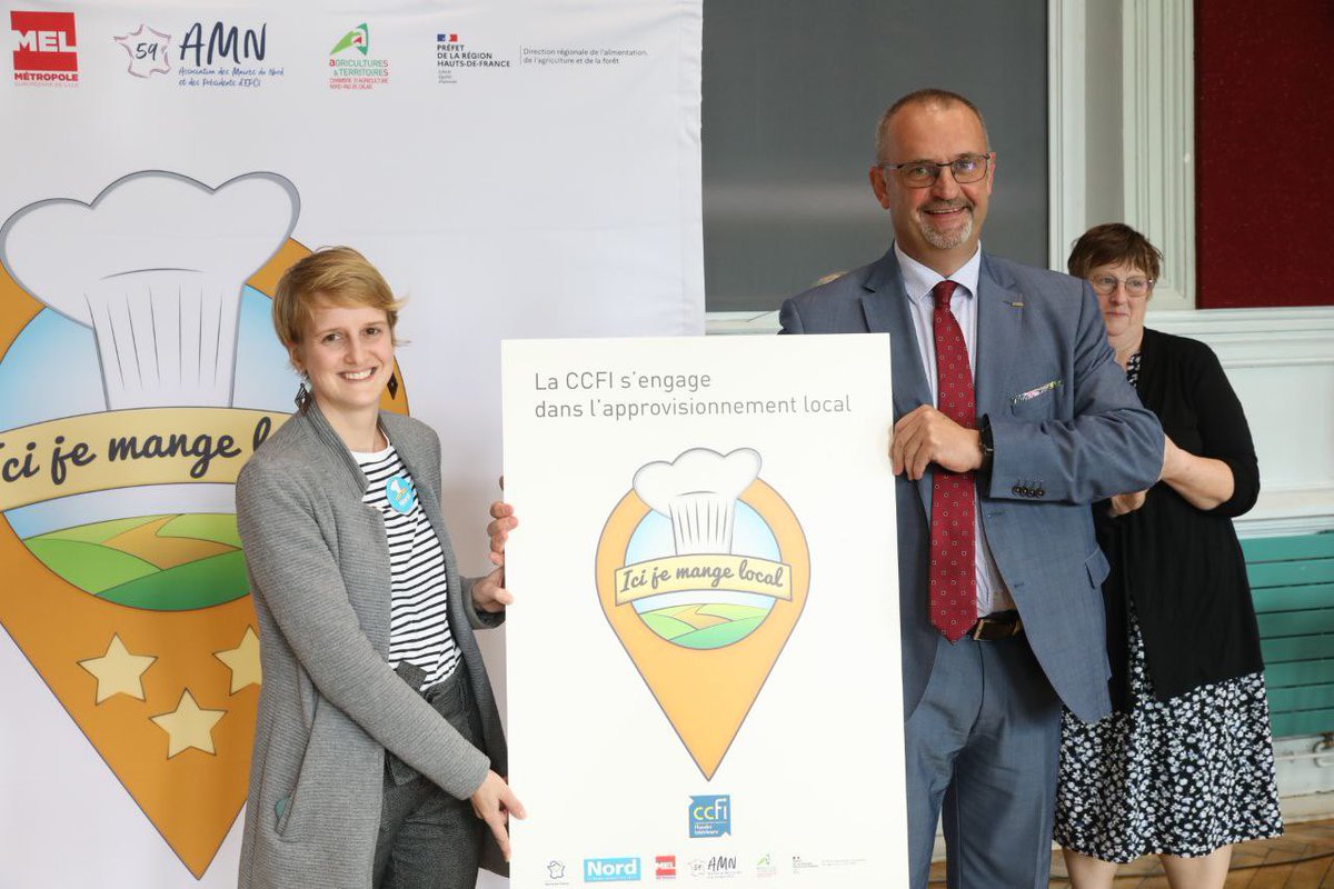 departement59's tweet photo. Bravo aux 152 établissements qui ont reçu le label « Ici, je mange local ».👏 Du frais et du #Madein59 dans les assiettes de nos collégiens ! 😋🍽️
Une implication de tous les jours de nos chefs de cuisine et de leurs équipes 👩🍳 https://t.co/tjgmlumeu6 https://t.co/U1RL2PTmDy