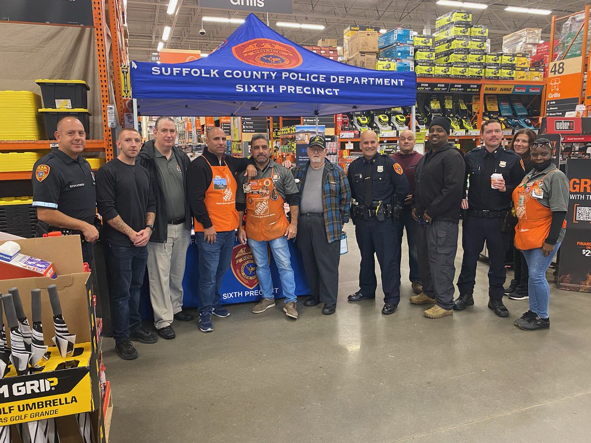 A day of networking with local law enforcement. 1229 Coram Hosting SCPD 6th Precincts coffee with a cop. @DawnOsorio @Vinnie_Merlo @JalalAtTHD @LincLefebvre @howardhafkin @Leconte24Lisa
