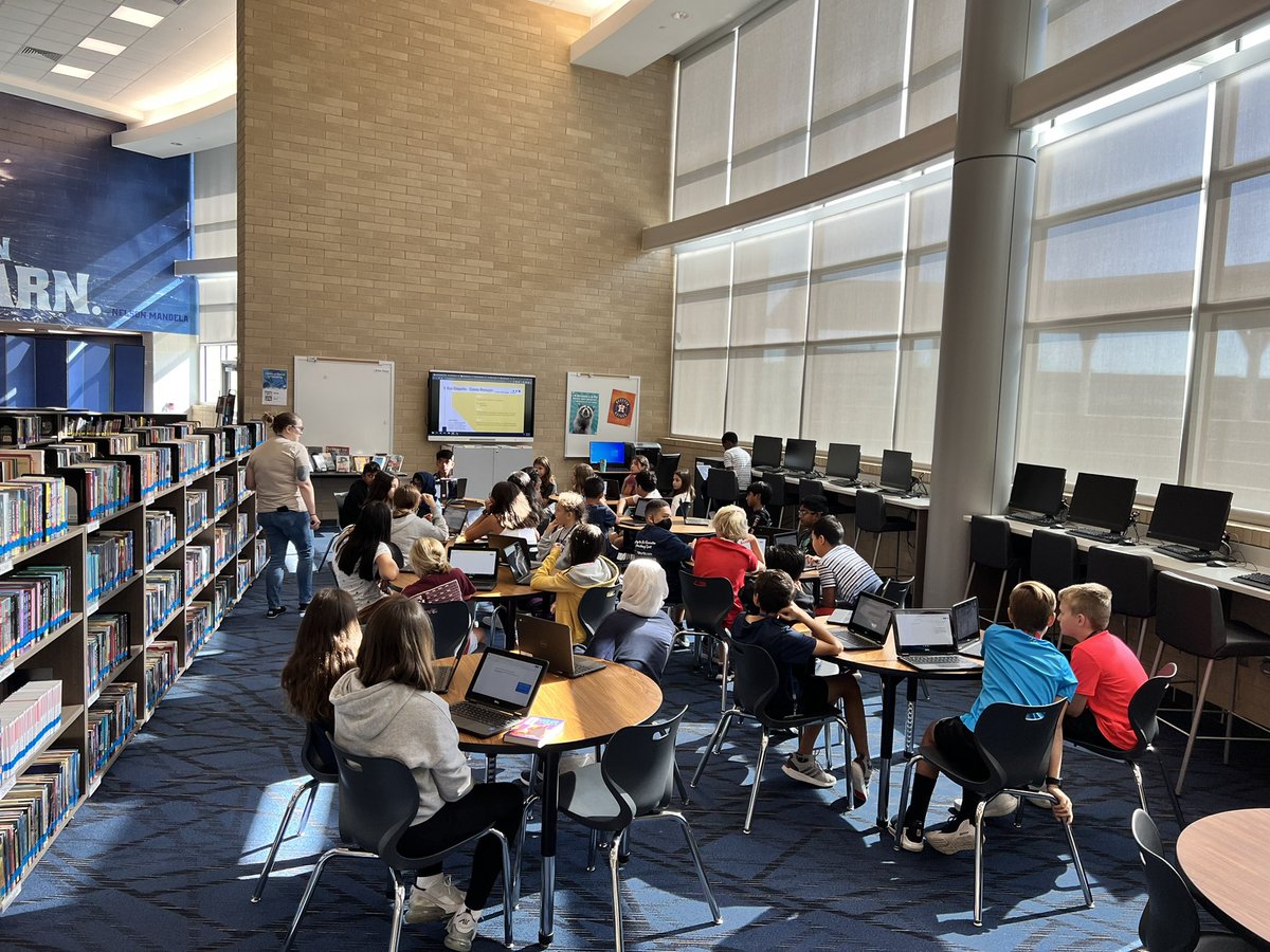 nik_kram's tweet photo. @AdamsJHLibrary teaching an awesome lesson to our 6th grade students about email etiquette and professionalism. @AdamsVikings teachers will definitely appreciate this! #DearMrs #YoursTruly https://t.co/jQ4Yf7PdpQ