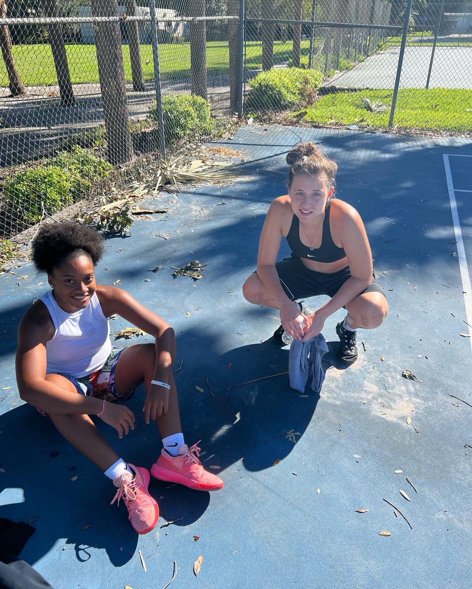 HoopsWbb's tweet image. Our players working out while the school is still closed because of water damage from the hurricane🌀. Over 2 weeks by time they will return if allowed back next week. Nothing is going to stop them though.💪🦁💙💛 #Sisterhood #ChasingHistory