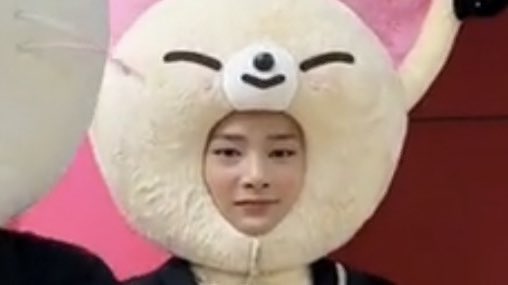 hyunsfox's tweet photo. I.N                                       STAY https://t.co/NRTFcXlI3b