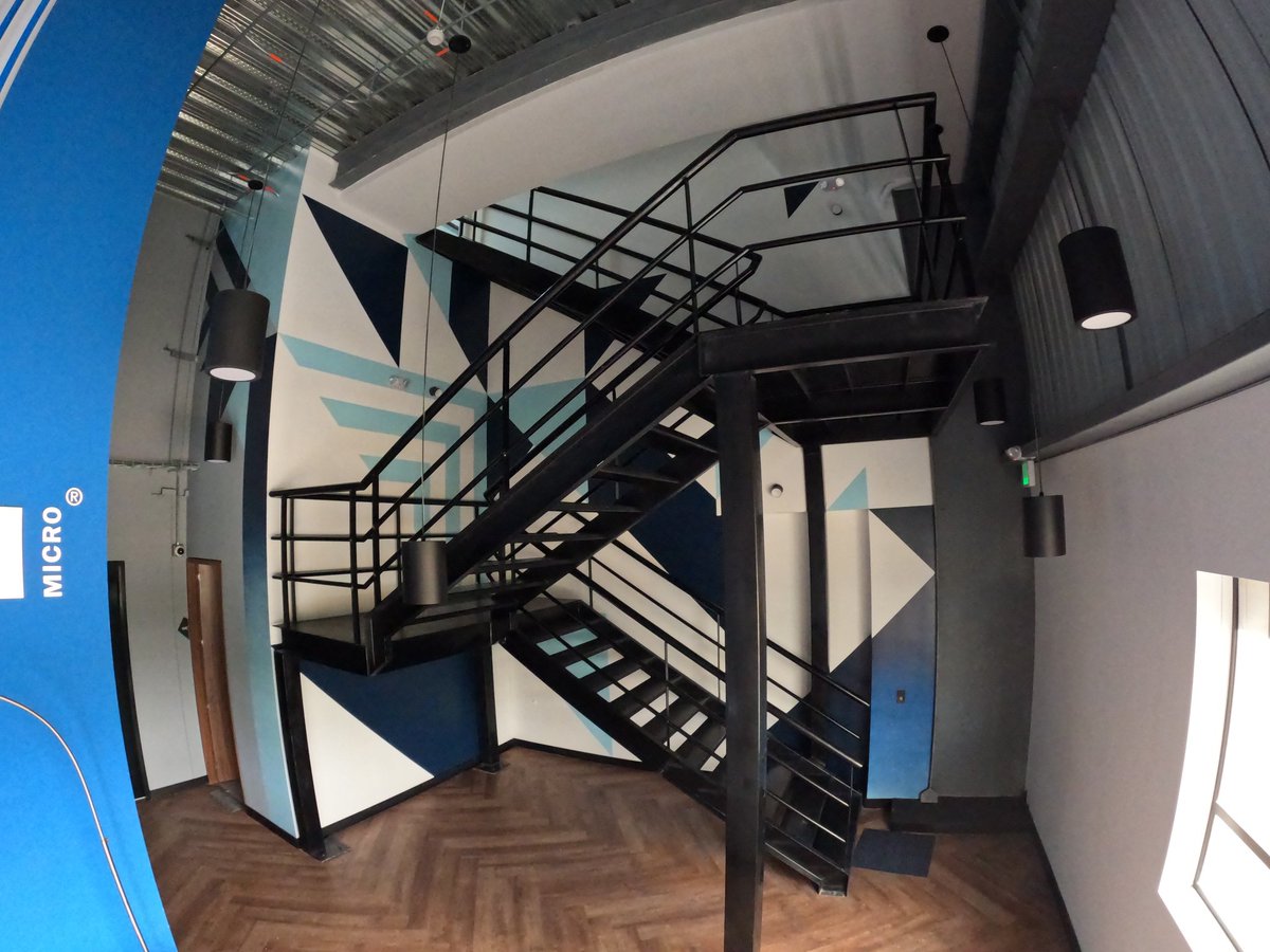 Escaleras geometrizadas para Ingram