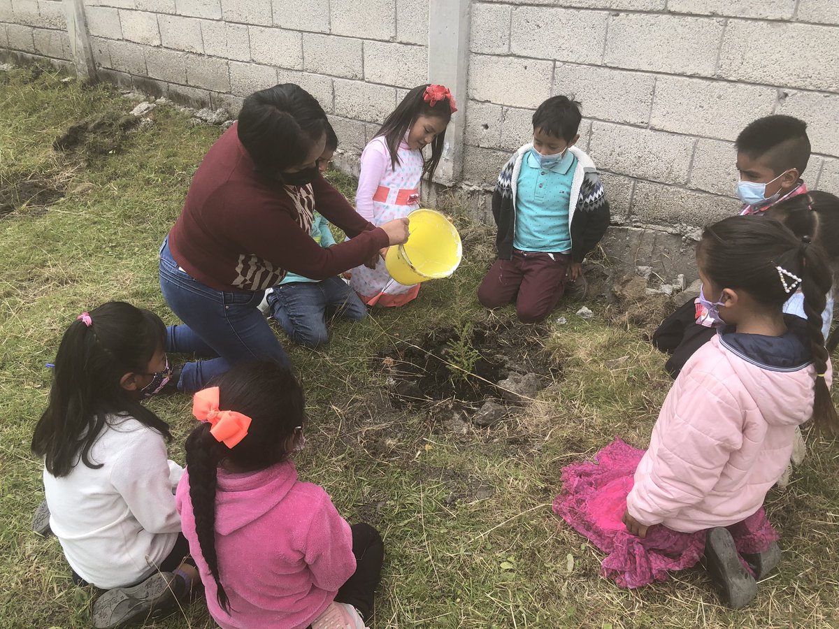 EscNicolasBravo's tweet photo. ESCUELA PRIMARIA NICOLÁS BRAVO                       15EPR1545W
San José del Rincón 
@TinocoGRogelio
@ProBosque_
@Suseth_DeLaO
#UnArbolUnAlumnoUnFuturo https://t.co/COtCulegQu