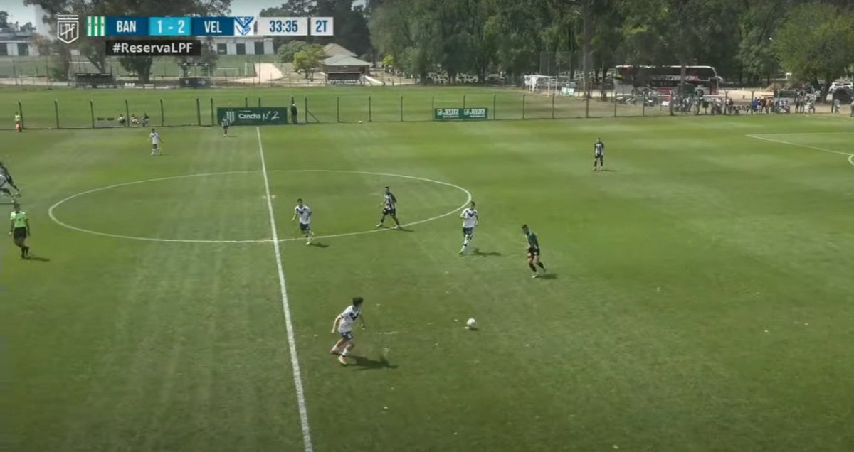 elshowdevelez's tweet photo. #JuegaVelez #Reseva en el Sur
⚽ GOOOOLLLLL DE VELEZ, Gonzalo Castiñeira👉 32 ST #Banfield 1 vs #Velez 2
#lpfreserva https://t.co/f7UiFuQQWT