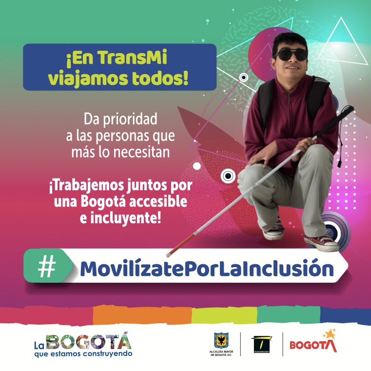 📍¡En TransMi viajamos todos y todas!🚎 ♿️¿Sabías que las personas con #Discapacidad tienen prioridad para sentarse en los buses articulados? 🙋‍♀️#MovilízatePorLaInclusión y marca la diferencia por una Bogotá accesible y amigable.