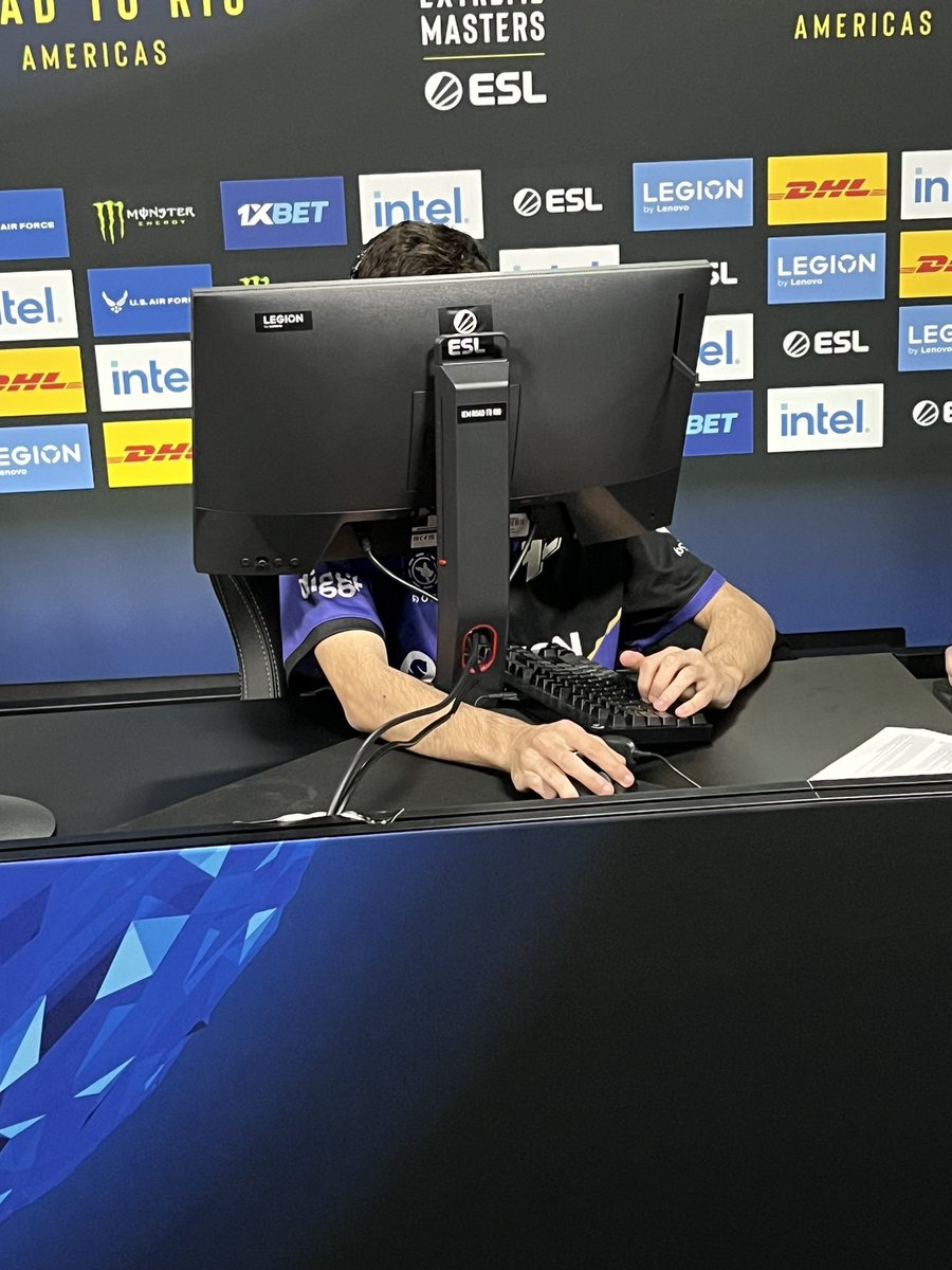 ESLCS's tweet photo. How do you sit at your desk on a scale from @EliGE > @yek1ndar > @dgtcsgo 😂

#IEM https://t.co/gl7drhhqZY