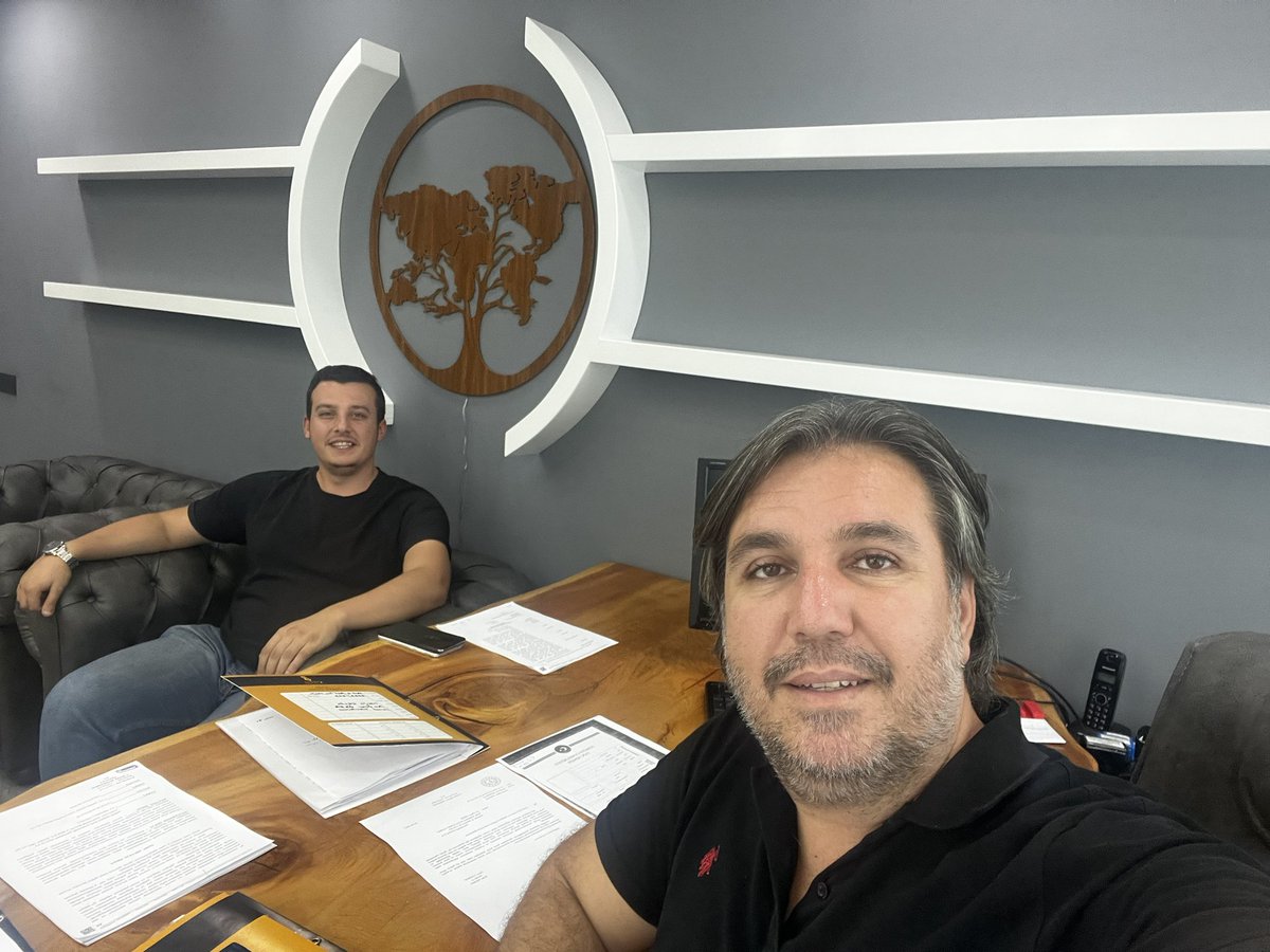 AK Parti Muratpaşa İlçe  Gençlik Kolları Başkan Yardımcımız değerli kardeşim <a href="/eksiogluhakann/">Hakan Ekşioğlu</a> ile keyifli bir sohbet ….#GençlikHazır🇹🇷