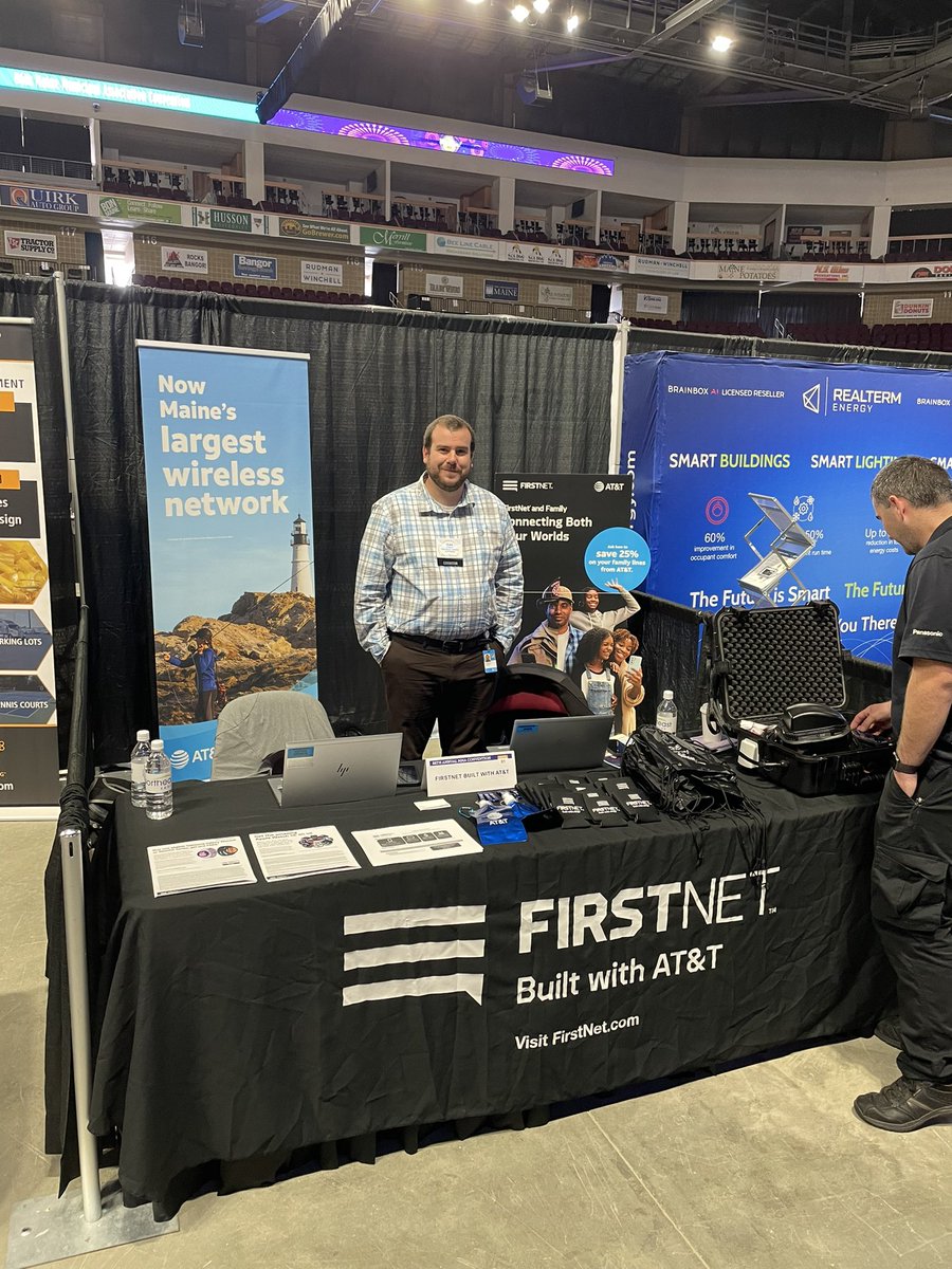 DoodyJesse's tweet photo. At the Maine Municipal Associations 86th convention.  Reunited with @CurtChaput09 to keep spreading the word about Maines Largest Network.  Always looking for ways to the let the people of Maine now about our network. @El_MIKE_G @LillardDerick @emilywiper https://t.co/HzvbBAQbUJ