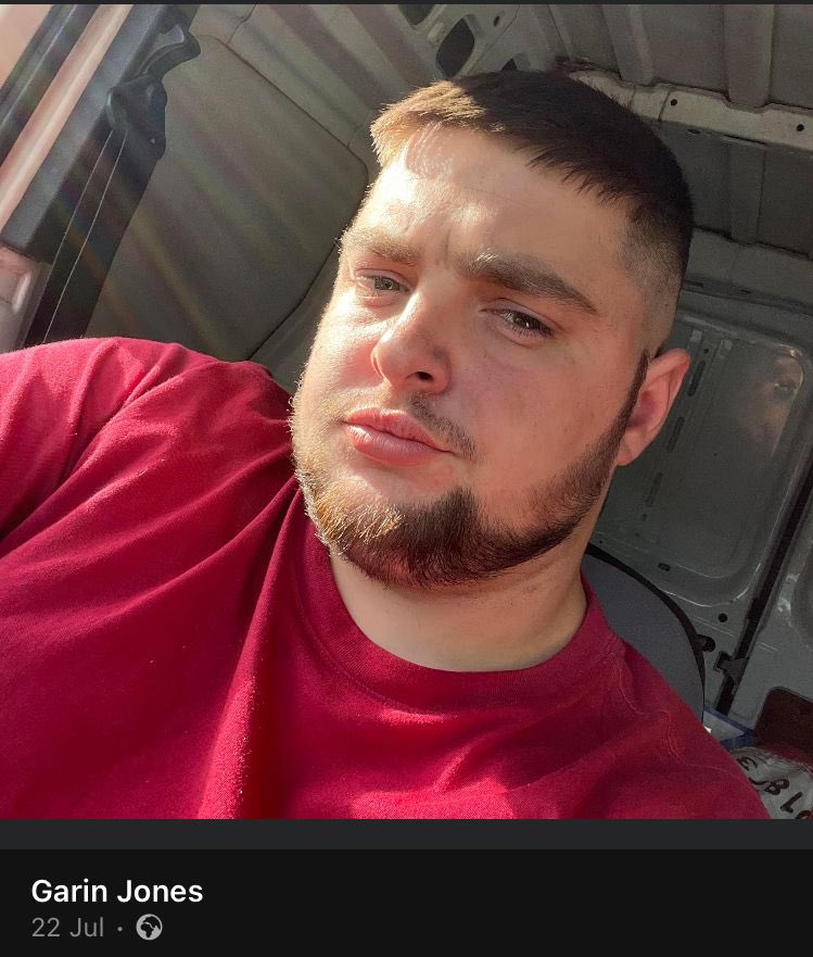 AbercarnUnited's tweet photo. 🚨🚨🚨

So the owner of this van is nothing to do with the 3 boys caught on our camera with the gates forced open and turn up randomly 2 hours later.

Garin Jones. You sir, are a liar.

Anyone who can read and has any sense can make their own mind up.

We know what we think. https://t.co/YtKPweENqO