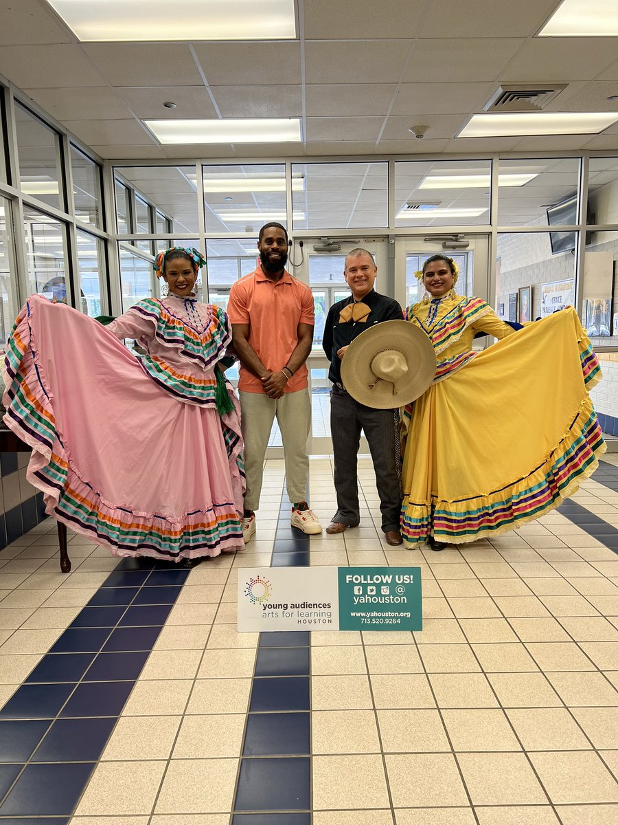 MrWatkins5th's tweet photo. Celebrating Hispanic Heritage Month At Hirsh Elementary @HirschHawk @yahouston @SpringISD https://t.co/tNiK1c6fWH