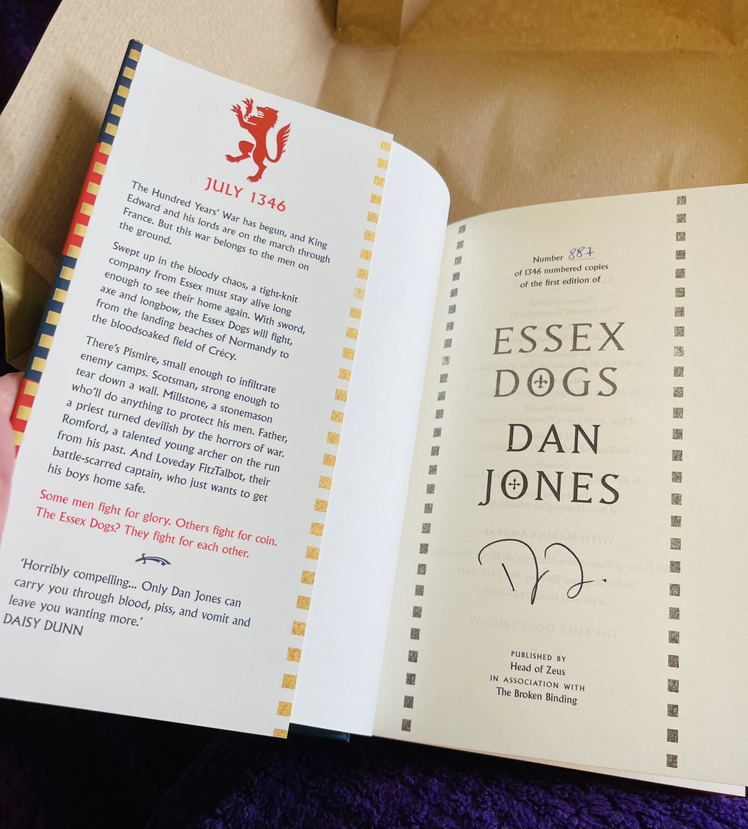 GingerBird_er's tweet photo. @dgjones You really do spoil us Mr Jones.. Huzzah!! 🤓🥰📖🗡⚔️🛡 https://t.co/JqS7V3kxoK