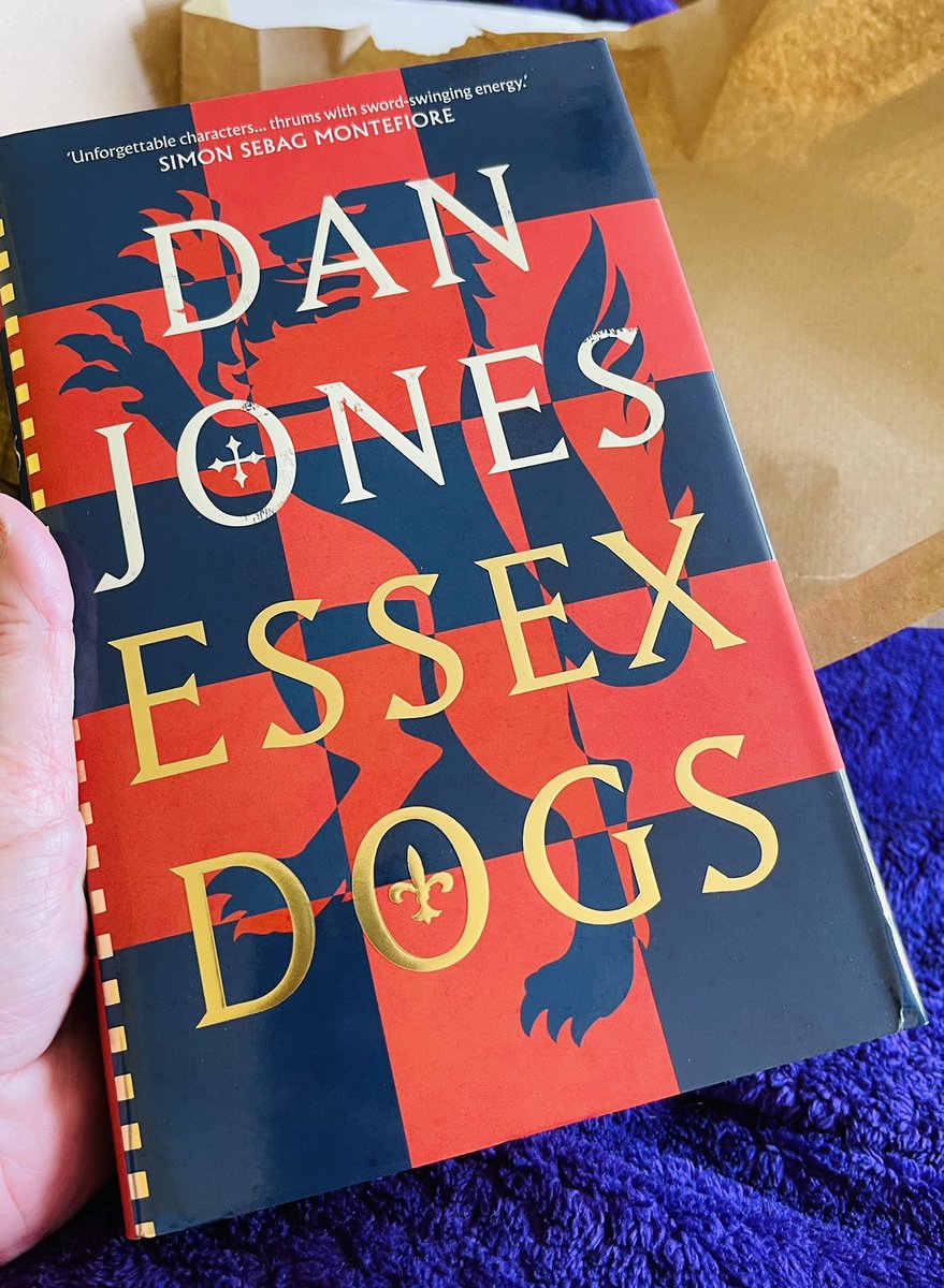 GingerBird_er's tweet photo. @dgjones You really do spoil us Mr Jones.. Huzzah!! 🤓🥰📖🗡⚔️🛡 https://t.co/JqS7V3kxoK