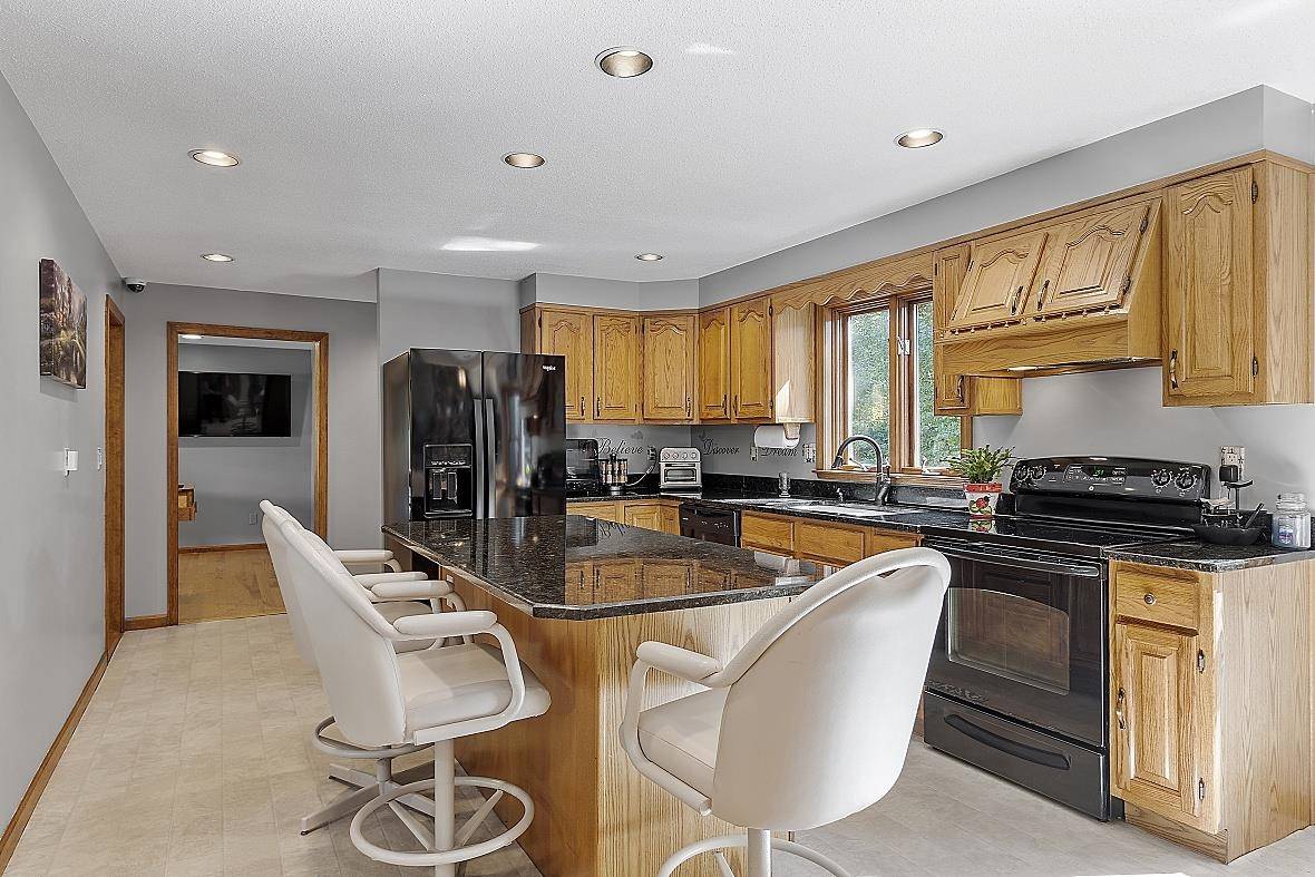 edbisson's tweet image. 14 Luann LN, Pelham, NH 03076 just hit the market! Take a look at this awesome space: search.bissoncastles.com/d8r30o7g