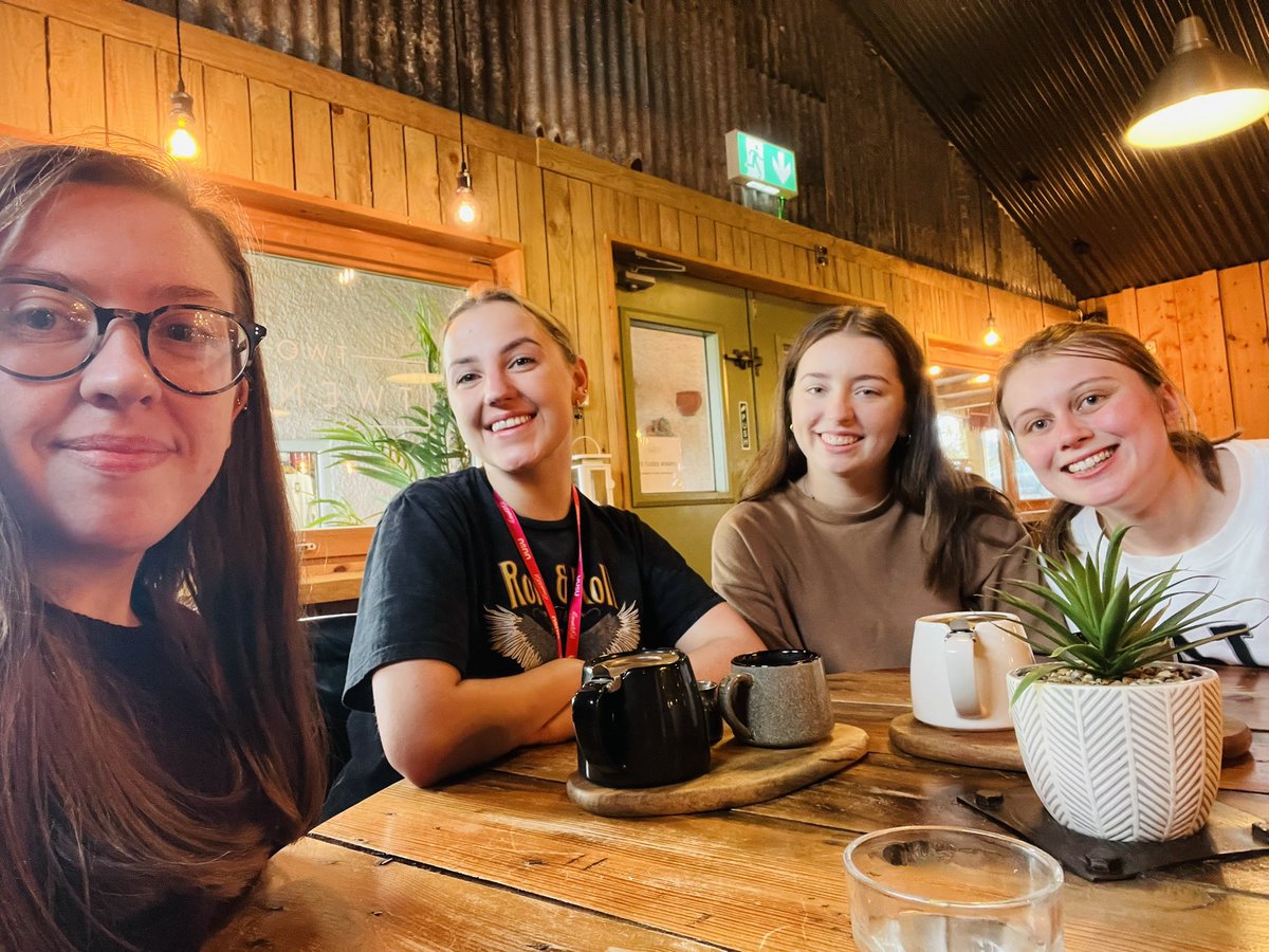 meskutes10's tweet photo. #TwoTwenty Cafe ✨. What a lovely place to sit back and relax. Looking forward to our group project for #ITTM #UlsterBizSchool. https://t.co/xl4a6JH2KU