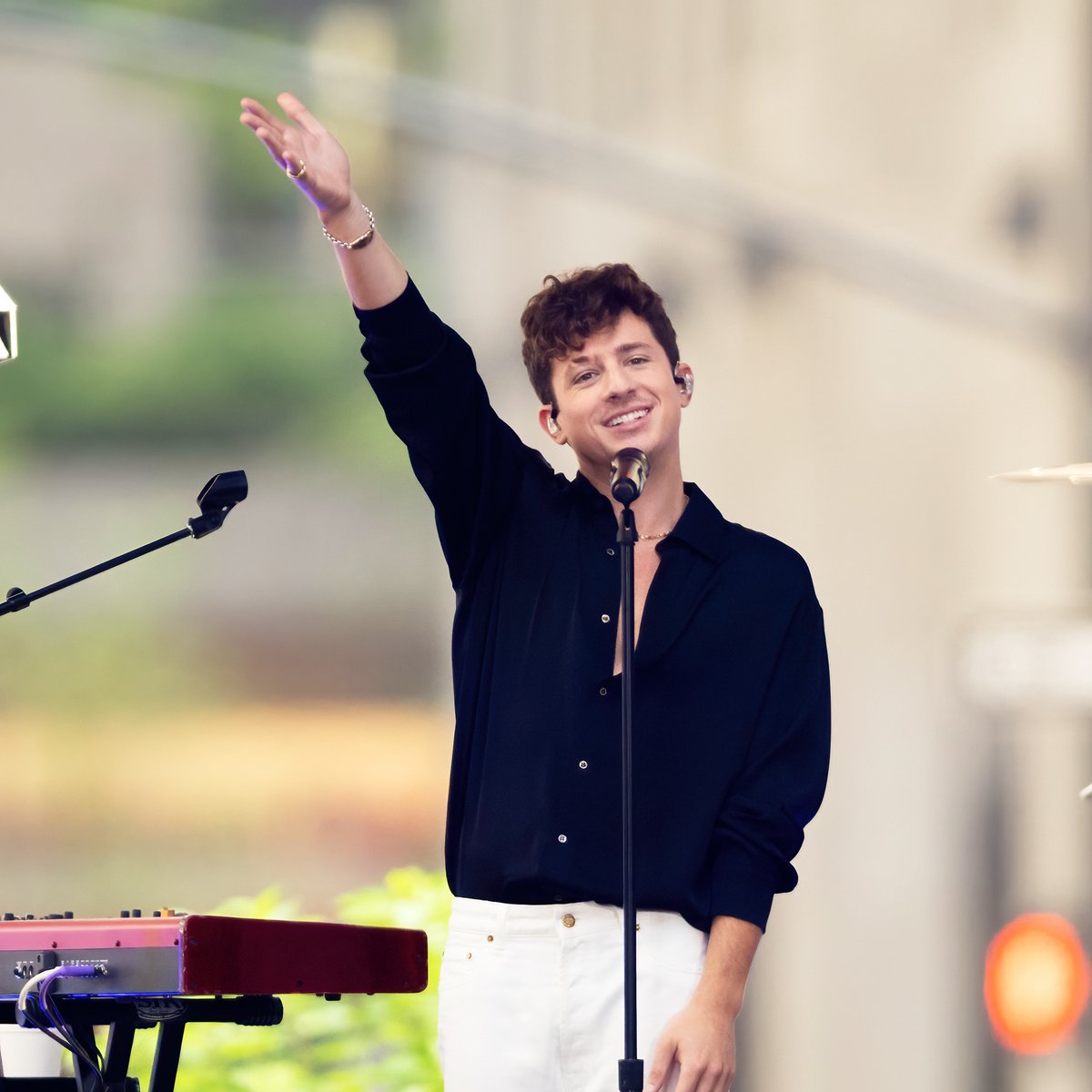 MTV's tweet photo. Happy #CHARLIE day, @charlieputh!!! Let's celebrate with some album eras, shall we? 

💫 Nine Track Mind (2016)
💫 Voicenotes (2018)
💫 CHARLIE (2022) https://t.co/A8Eu7SPUGL