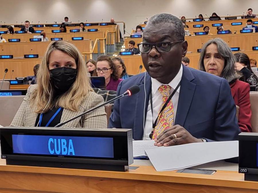 El embajador de #Cuba🇨🇺 ante la ONU, Pedro Luis Pedroso Cuesta, en calidad de vicepresidente del Comité Especial y de Descolonización, hizo un llamado a intensificar los esfuerzos para avanzar en la descolonización. 

🔗cubaminrex.cu/es/cuba-renuev…