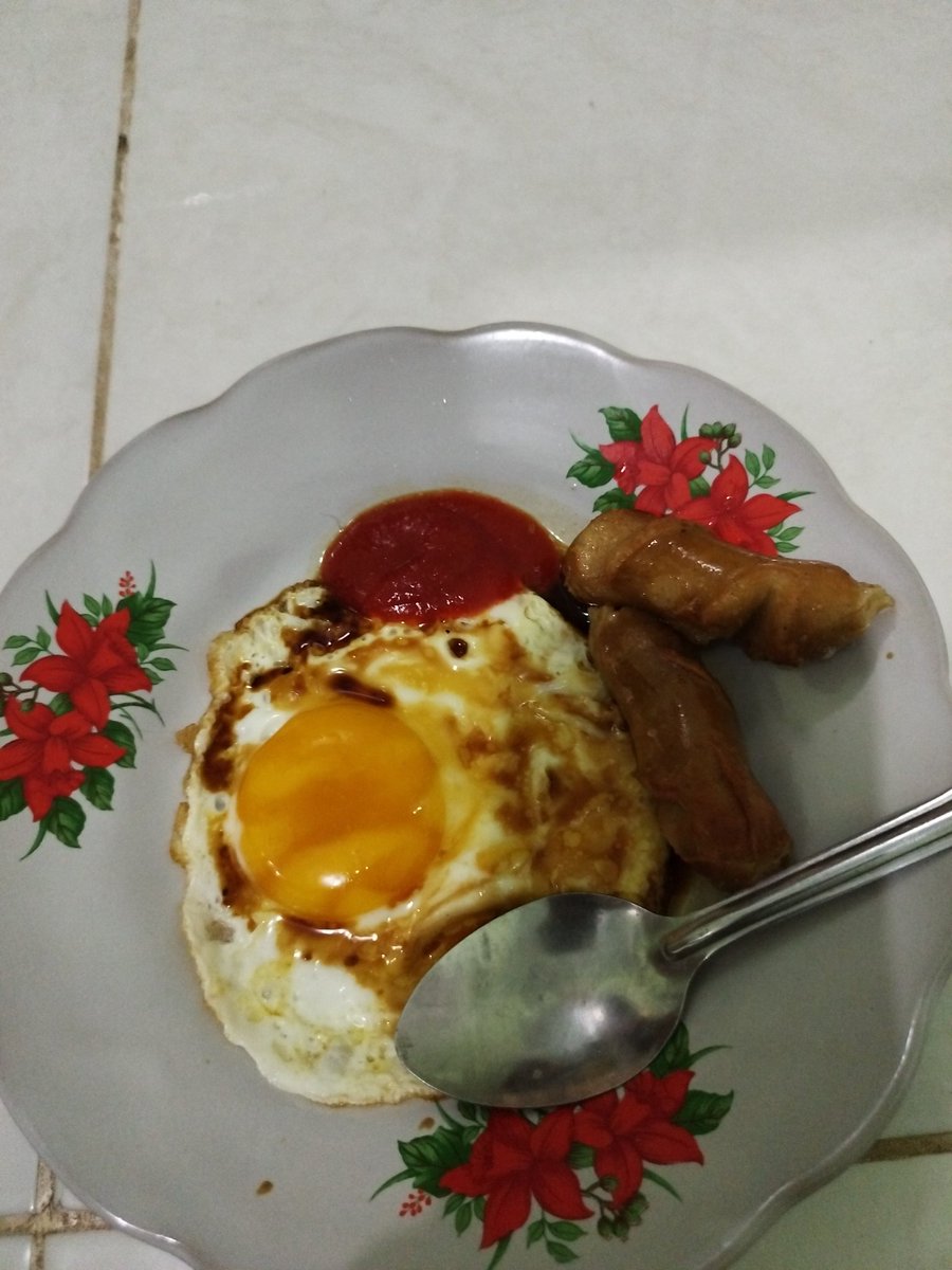 debbyansyah's tweet photo. Disaat rasa lapar datang dan melanda di perut https://t.co/lOKXqvSk1b