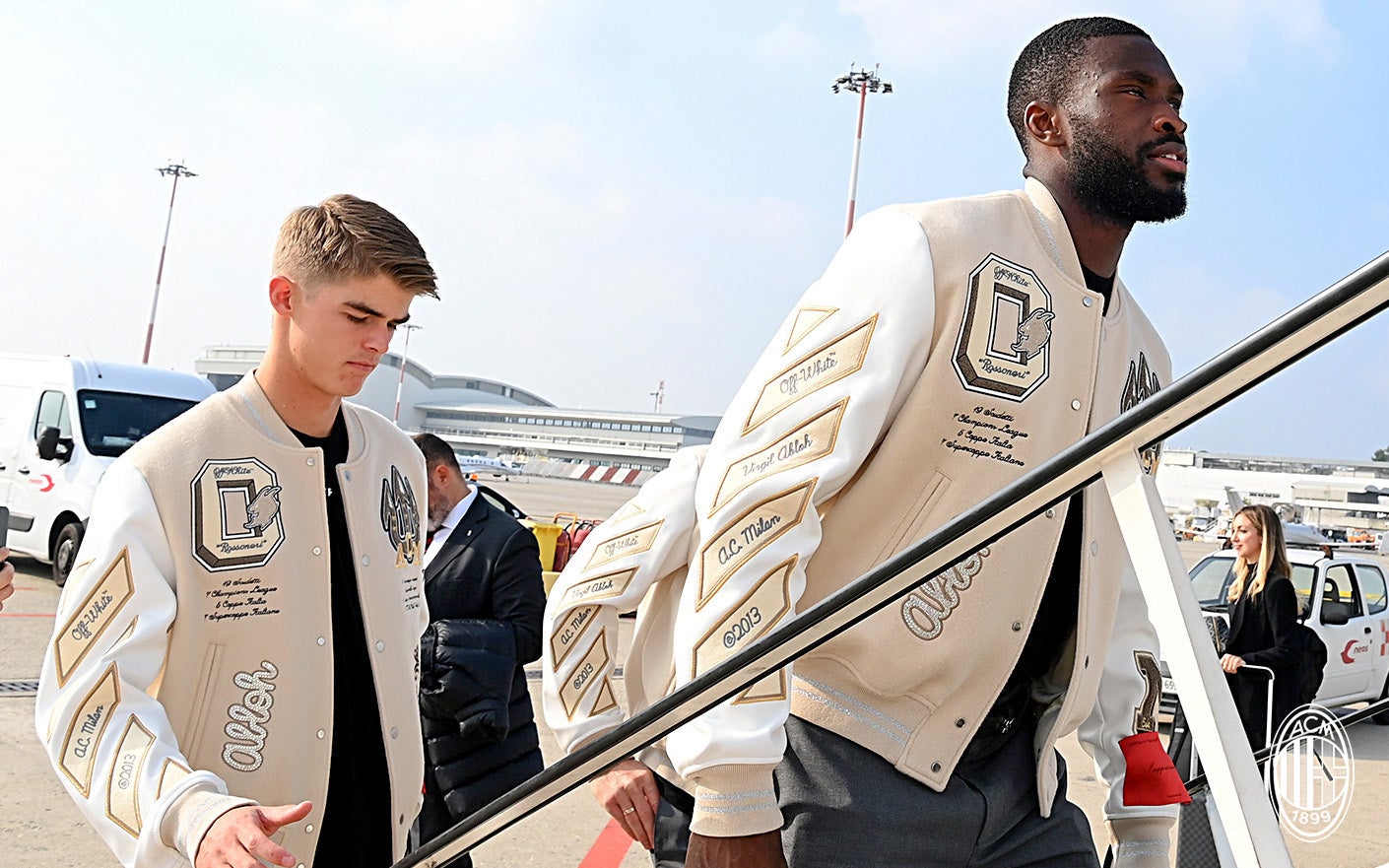 X-এ Joe Pompliano: AC Milan has partnered with Off-White as the club's  official Style and Culture Curator. The men's and women's teams will  receive custom Off-White suits and jackets to wear to-and-from