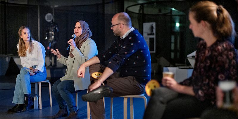 museumkaart's tweet photo. Hoe lang douche jij? Durf jij nog te vliegen? In #DeStudio van @NEMOamsterdam krijg je Eerste hulp bij klimaatstress! Op donderdag 13 oktober kun je er om 19 uur terecht: https://t.co/0MKDR1UBc3 https://t.co/qt7bHw6xLA