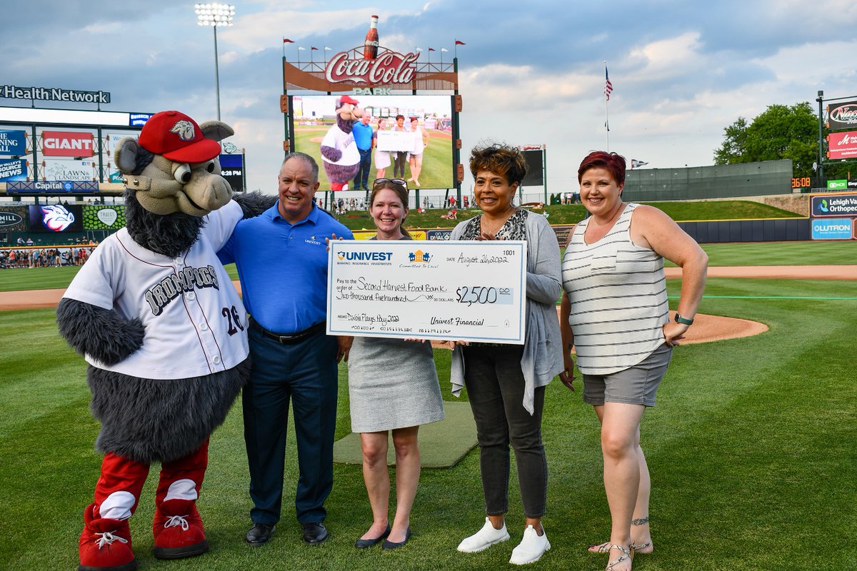 Pennsylvania Bankers (@pabankers) on Twitter photo It's Community Corner Wed.! <a href="/UnivestCorp/">Univest Financial</a> recently presented Second Harvest Food Bank with a check for $2,500 earned through the Lehigh Valley IronPigs “Double Plays Pay” sponsorship. We are #PABankersProud of you. It's Community Corner Wed.! <a href="/UnivestCorp/">Univest Financial</a> recently presented Second Harvest Food Bank with a check for $2,500 earned through the Lehigh Valley IronPigs “Double Plays Pay” sponsorship. We are #PABankersProud of you.