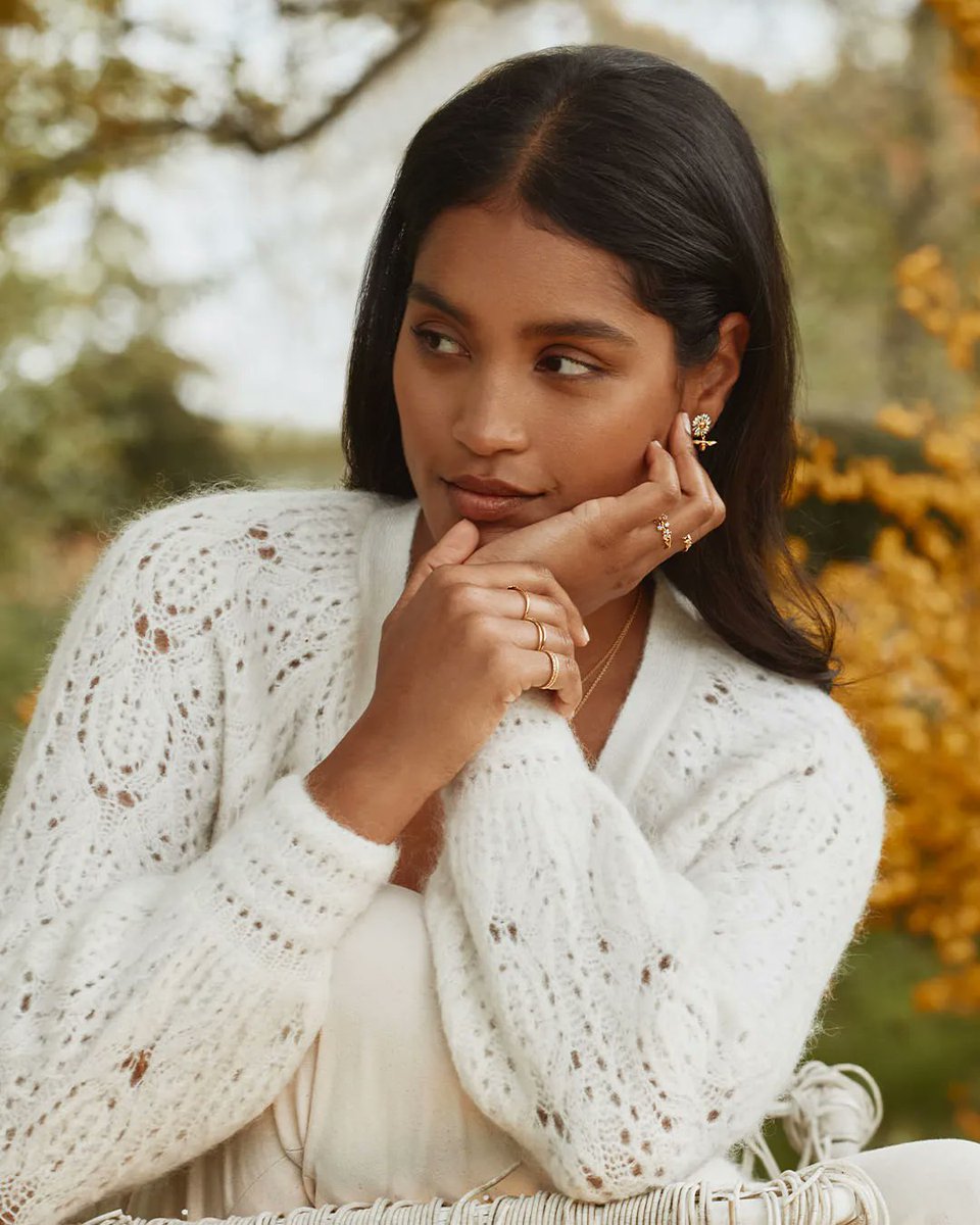 Autumn is the perfect time of year to layer up all your favourite Alex Monroe pieces to add a little touch of sparkle as the evenings begin to draw in. 🍂💫

Discover more: bit.ly/3C4xqWi