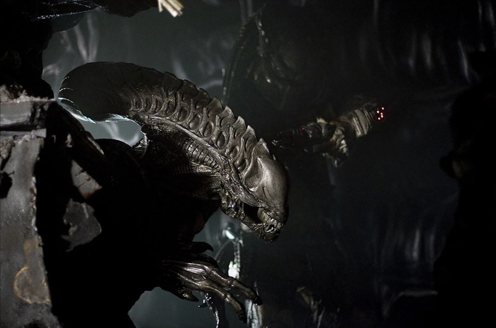 Tully_Summers's tweet photo. My last show that I actually used clay. Sculpted the new head carapace for Alien: Requiem 2007. https://t.co/obgfEV0jsz