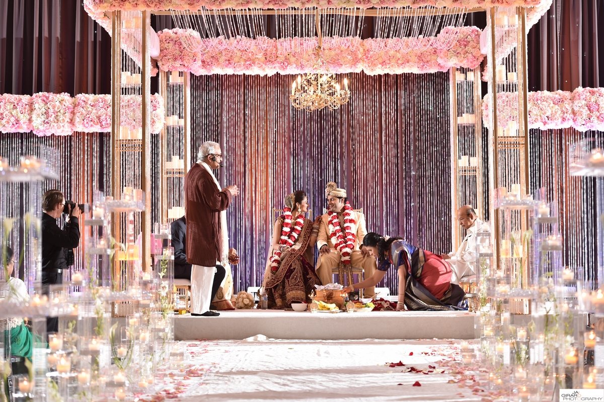 RadissonBluAqua's tweet photo. Let us set the scene for your most special day.
πΈ: #JaiGirardPhotography
#weddingwednesday #radissonbluaquachicago #luxuryhotel #chicagowedding #weddingvenue #indianwedding #downtownchi #somethingblu https://t.co/xecr3RBjoa