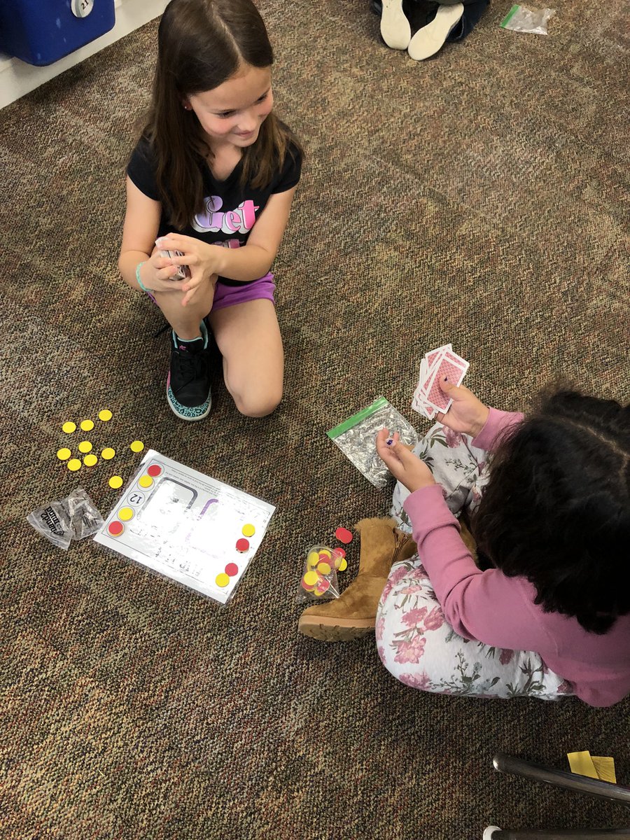 mrs_schuardt's tweet photo. Hocus Pocus, everybody focus! We are focusing hard during math stations! 🎃 @VV_Voyagers #HocusPocusEverybodyFocus https://t.co/RfpgAHCFbf