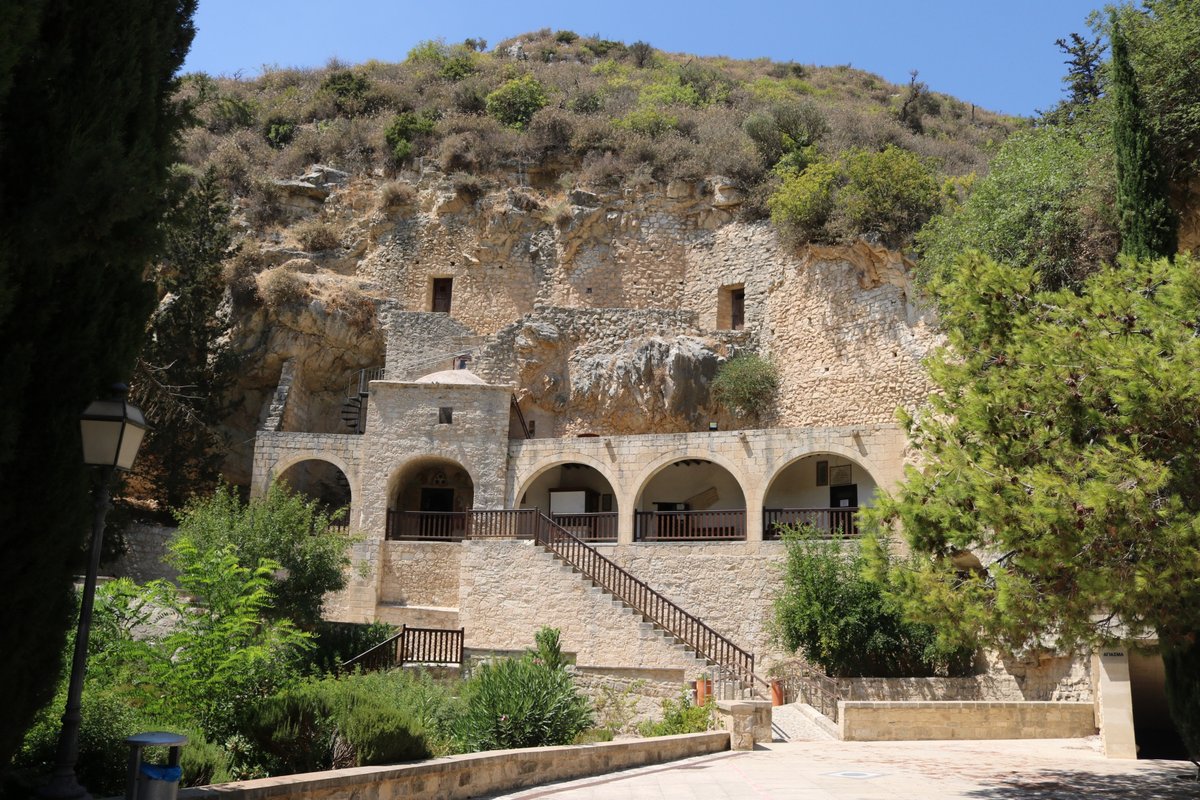 EHEM_project's tweet photo. 🔍 M. Paschali &amp; P. Charalambous from @CYENSCoE have presented at #IICIRCVM the many lives that the Neophytos' Enkleistra in Cyprus has lived across the Middle Ages.

👉 The 3D modelling of the hermitage has been key to determine the evolution of its mural paintings over time. https://t.co/D3MvyW9nRw