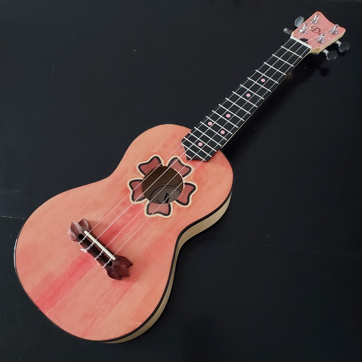 Ud_Woody's tweet photo. Plus de host, eh ben on va se recommander nous même.

Moi c'est Woody, je fabrique des guitares, des micros et d'autres objets qui me font kiffer sur ma chaîne twitch du lundi au vendredi de 9h à 15h :

https://t.co/oZWwSX4lc3

Je vous invite à RT et faire votre pub ci dessous. https://t.co/thXA7BV8ra