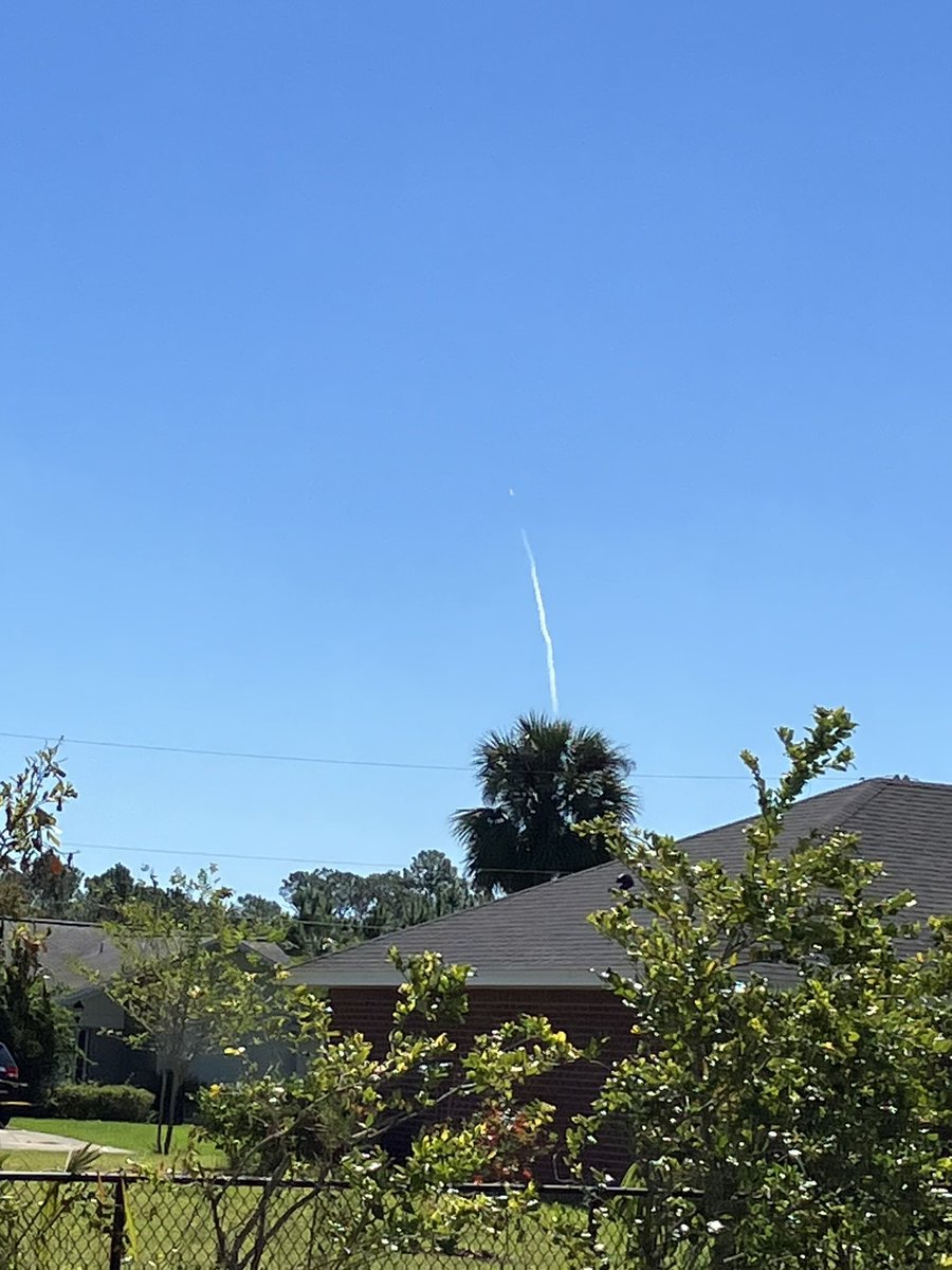 rufkutdiamnd's tweet photo. Picture perfect for Dragon launch from my backyard in Palm Coast. #DragonLaunch https://t.co/Vl5uuhTyOA