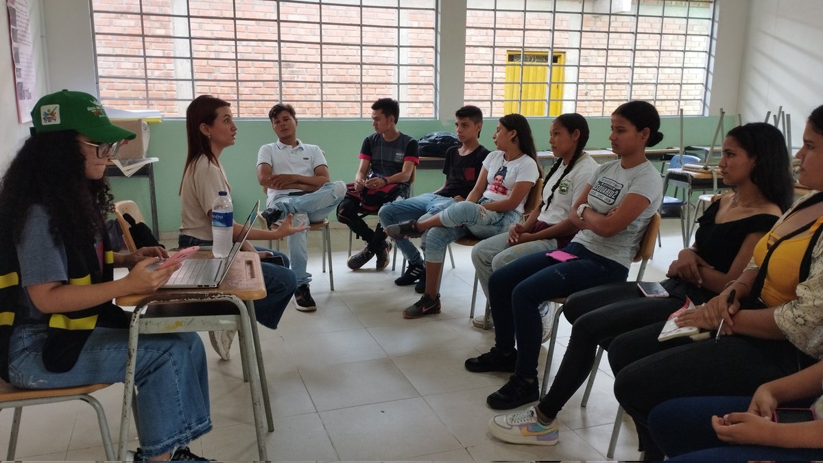 CucutaGobierno's tweet photo. Propiciamos 5️⃣ mesas de diálogo con los jóvenes representantes de cada corregimiento con el objetivo de focalizar todos sus aportes e iniciativas. 
#ConvenciónDeJóvenesRurales https://t.co/lXDKQIsfRX