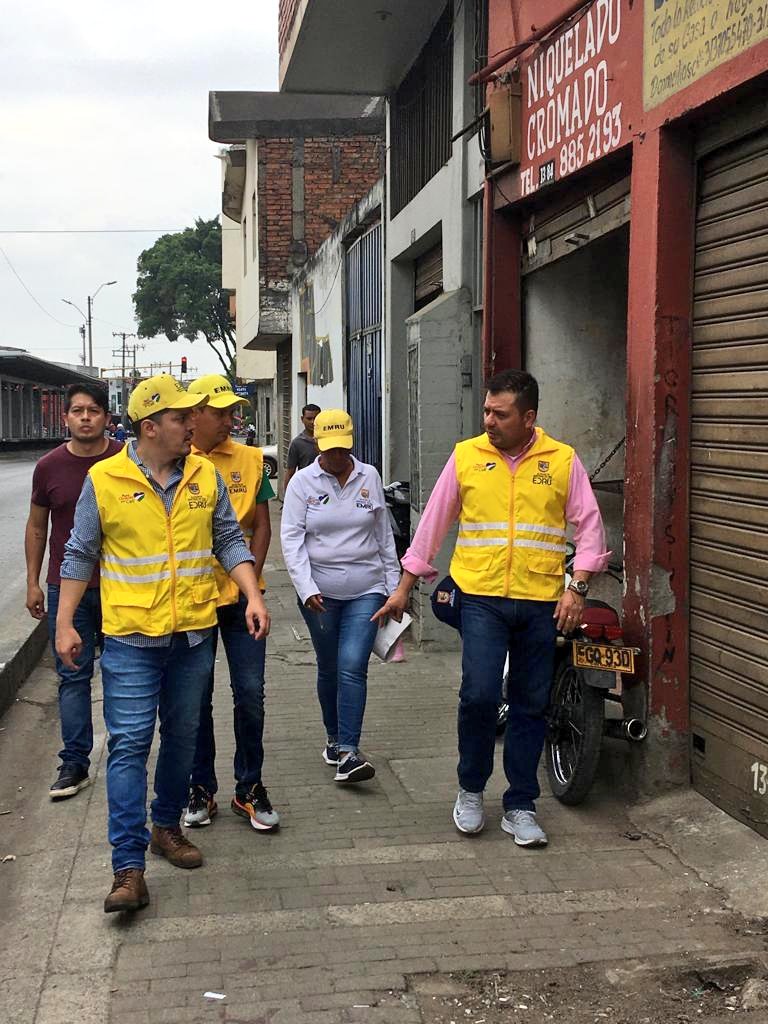 CruzYecid's tweet photo. #CaliUnSoloCorazón Nos mantenemos firmes y comprometidos con la transformación social del territorio 💪🏻
🗣️#Catasep adelantamos jornadas de servicio con atención integral a más de 300 personas.
🚮 Continuamos con la estrategia de contenerización de residuos en el centro. https://t.co/1ClD4KM9b3
