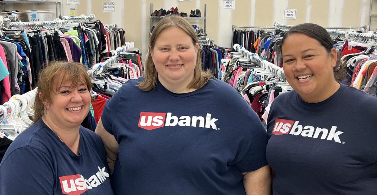 OneDublinOhio's tweet photo. Love that these ladies believed in our mission enough to come from their bank in Southeast Columbus to lend a hand! @usbankcareers employs some very wonderful people! https://t.co/TkWqzMT3DP