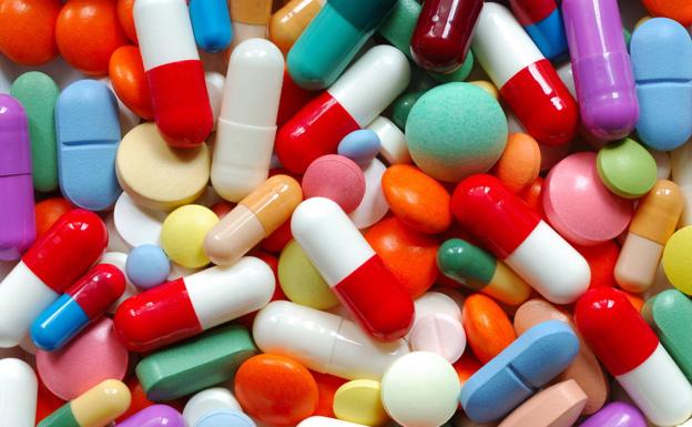 noticias4vision's tweet photo. Los expertos de la Agencia Europea de Medicamentos alertaron sobre el uso prolongado y en dosis superiores a las recomendas de los fármacos que combinan #codeína e #ibuprofeno. Los efectos secundarios incluyen daños renales y gastrointestinales que pueden ser mortales. #N4V https://t.co/oR2R4Cvfv0