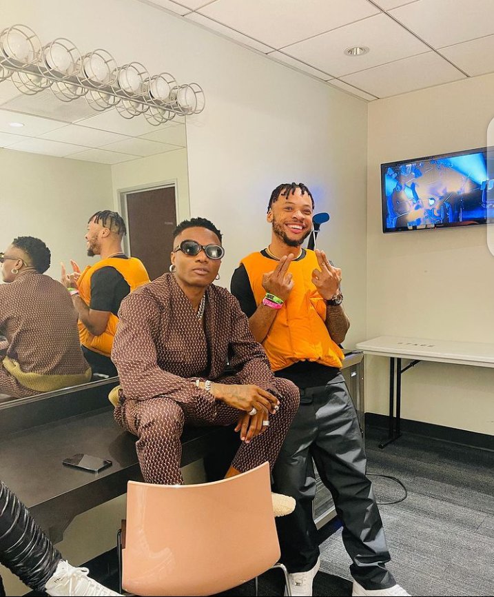 CHULLY1010's tweet photo. Poco lee appreciational tweet
He introduce bella shmurda to olamide
He introduce portable to olamide
He introduce black sheriff to burna boy
He introduce bella shmurda to wizkid
You need a friend like poco lee https://t.co/46AKB7H6ia