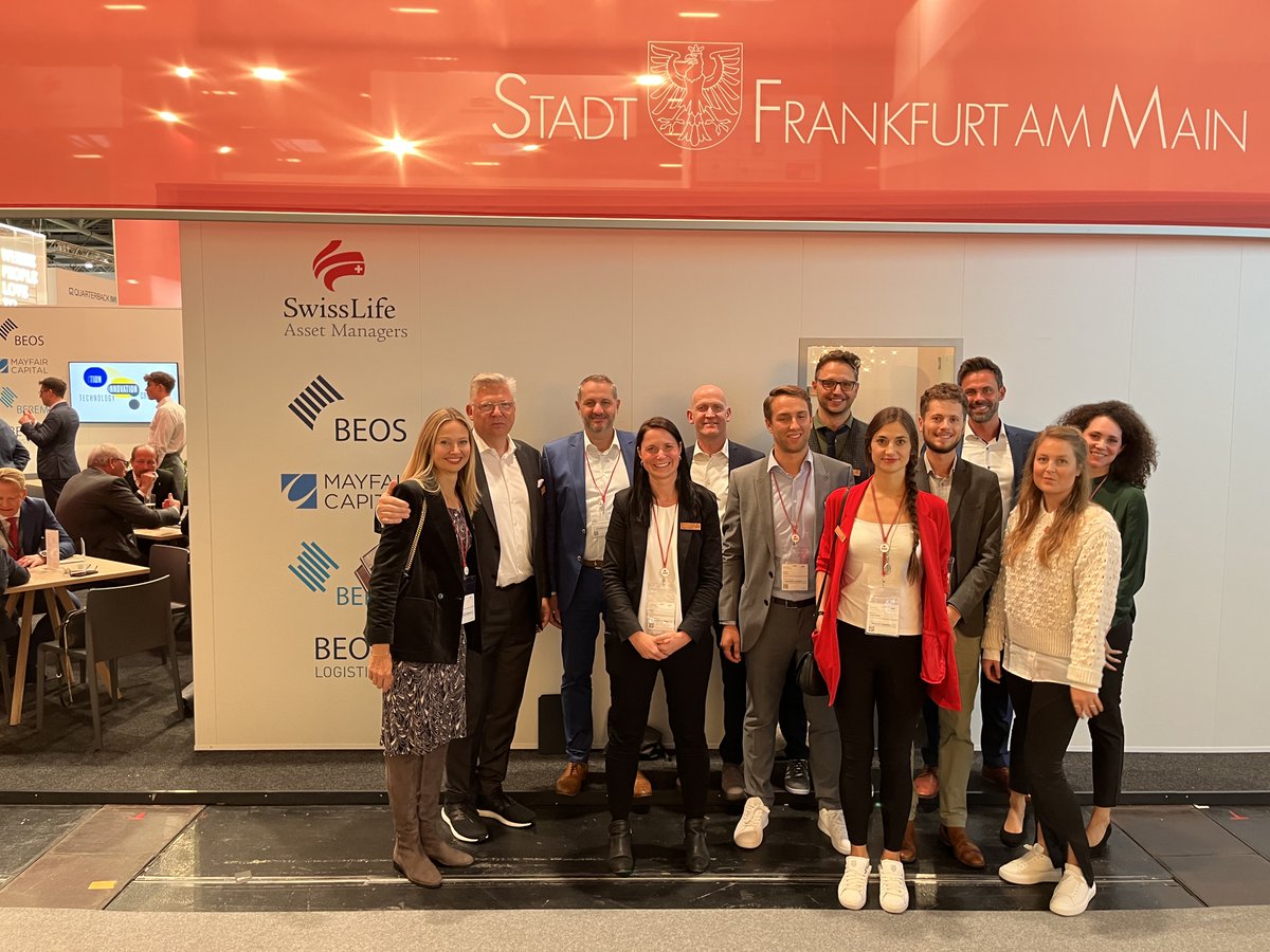beostweets's tweet photo. Am 2. Tag der @EXPOREAL_Munich zeigt sich die Branche erneut von Ihrer besten Seite: mit klugen Konzepten für eine nachhaltige Welt. Schon jetzt freuen wir uns auf den morgigen #CareerDay. Bereit für einen weiteren Austausch? Sehr gut, wir sind es auch! #networking #EXPOREAL https://t.co/Eb2sHjEb7r