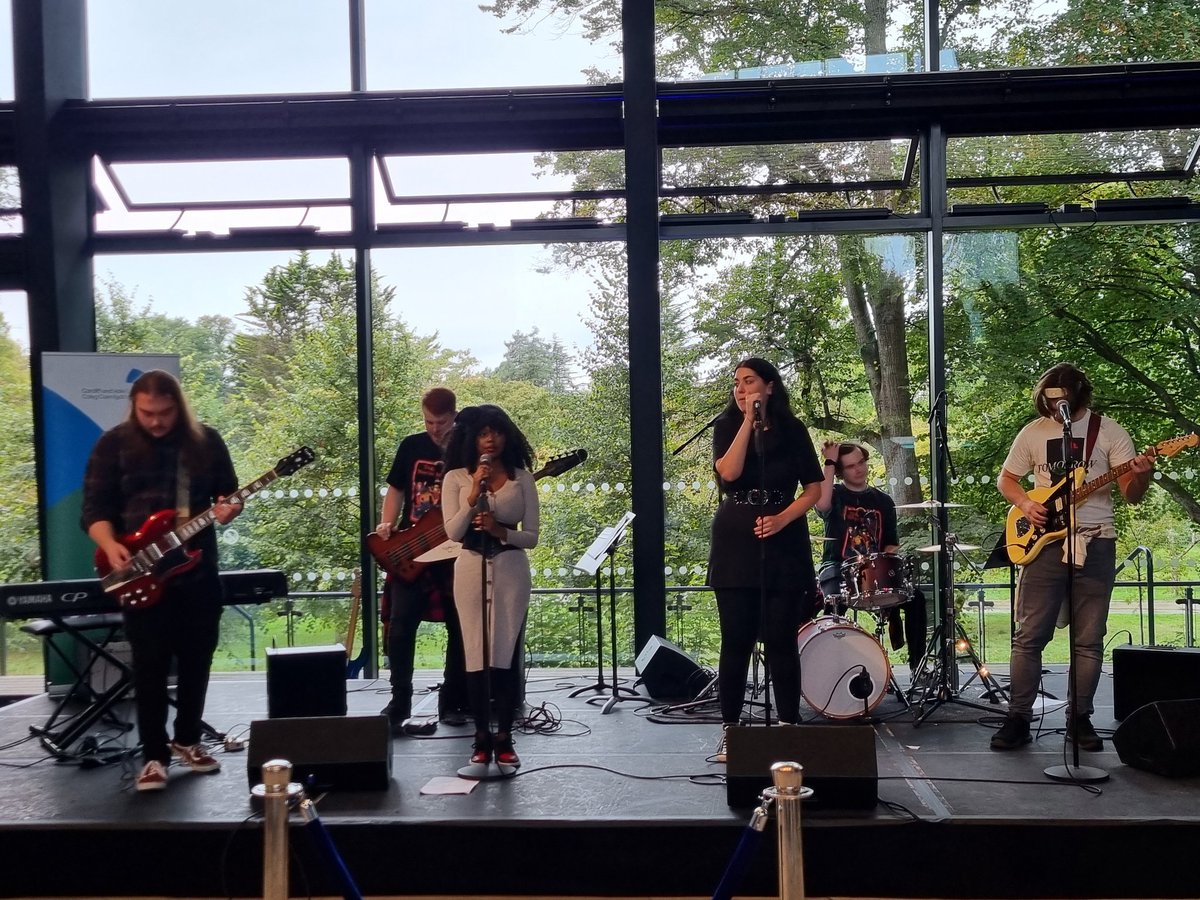 jgower_schools's tweet photo. Thank you to @CareersWales for inviting @CAVC to the #CWCreative22 event today @CAVCCreative music students performed some awesome songs and staff offered a 3D printer demo and a pop up photo booth for 100's of young people today. Thanks to everyone who supported us! https://t.co/zS0McKaZxK