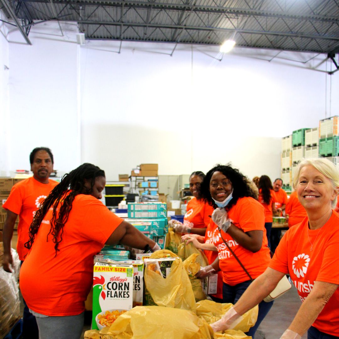 FarmShareFL's tweet photo. The display of support from our partners has been great. Our friends at Sunshine Health have decided to send us $25,000.00 for hurricane relief and their army of volunteers to help us fill bags of food at our Jacksonville warehouse! Thank you!
#Sunshinehealth #Farmshare https://t.co/8hyLQF8RJO