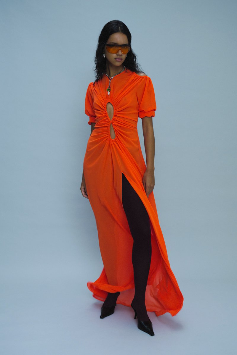 See every look from Sid Neigum's spring 2023 collection: vogue.cm/XU8w6O9