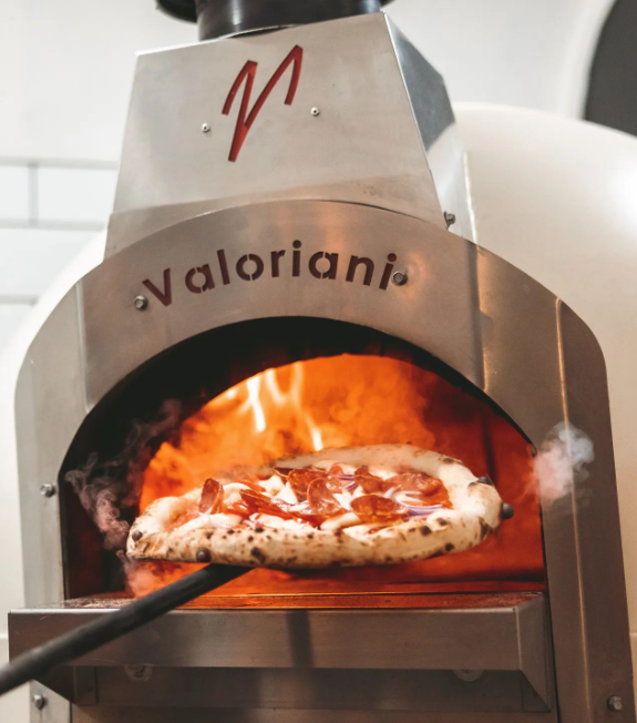 ToffeeFactoryUK's tweet photo. Lucca who's joining us tomorrow! Pop along between 12 - 2pm and grab yourself a delicious woodfired pizza from Lucca Pizza Company. We can't wait!
#Ouseturn #ToffeeFactory #NewcastleStreetFood #Ouseburn #OuseburnValley #ouseturnisitforlunch https://t.co/2URRIiZxXx